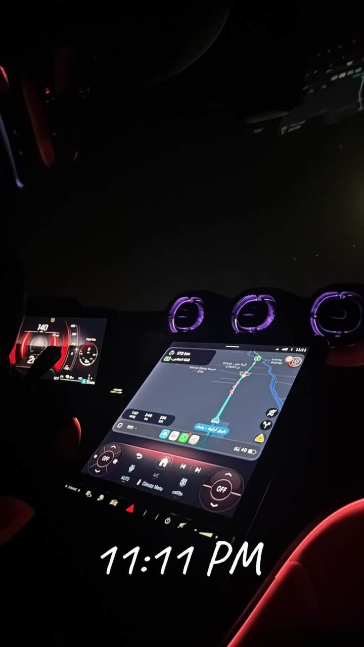 سلام عليكم 
مراسدس GLC 350e 
موديل 2025 هايبرد فول موصفات معروفه موصفات مراسدس GLC  الممشى سياره 18كم فقط حادث سياره اكلين حسب وتم تبديل جاملغ بقطه اصليه وبنفس لون شركه محرك سياره 2لتر تيربو بنزين + محرك كهرباء هابيرد قابل للحشن قوه اجماليه 313 وموصفات اخره تجي تشوفه بعينك 
رقم سياره اربيل تحويل ثاني يوم 
مكان سياره بغداد 
هذه رقمي موجود وتساب 
***********
