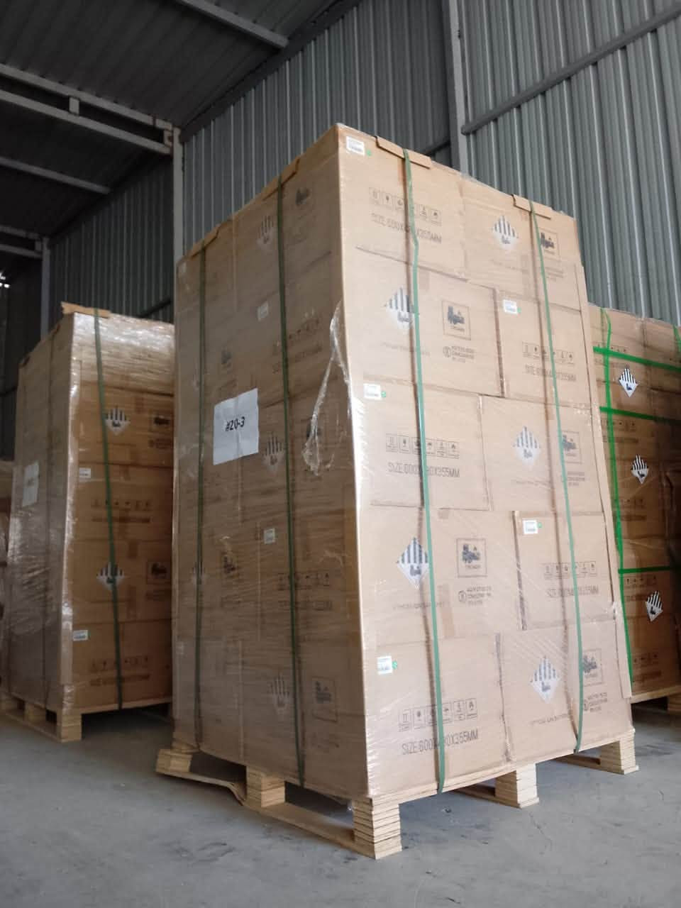 المواصفات المتوفره🔋
‏1-5kwh
100 امبير الجهد المتقن 51.2V . تيار الشحن المتقن 70A . خلايا EVE - سعر البطاريه 690$ سعر المفرد 
🟢بطاريه 
‏2-10kwh 
200 امبير Ah الجهد المتقن 51.2V.. تيار الشحن المتقن 90A. تيار التفريغ المتقن 90A . اقصى تيار تفريغ مستمر 100A . خلايا EVE سعر البطاريه 1150$ سعر المفرد 
🔋ضمان 5️⃣سنوات اداء ثابت لمنضومات الطاقه الشمسيه متوفره لدى شركه قلعه الطاقه للصين الموزع الرئيسي 
راسلنا واتصل للمعرفه المنضومه مناسبه لك 
موقع الشركه : بغداد شارع فلسطين / شارع ضلال 
صاله المبيعات ***********
