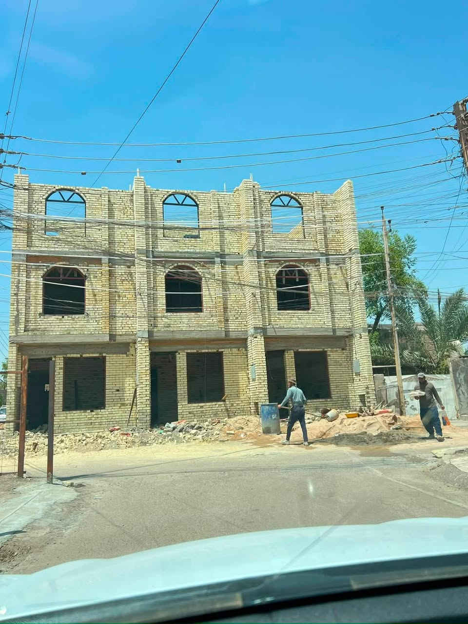 🏠مقارب لهذه الشكل 🏠
مشتملات للبيع مساحه 50 متر 

ثلاث طوابق ثلاث غرف نوم كبار 

الموقع مميز جدا جدا  

قريب مجمع النسيم ومدينه العاب 

حي الجهاد مربع الامانه 

شارع نافذ عله مدينه العاب 

تسليم مفتاح 🔑 خلال شهر ين
واتساب فقط ***********
