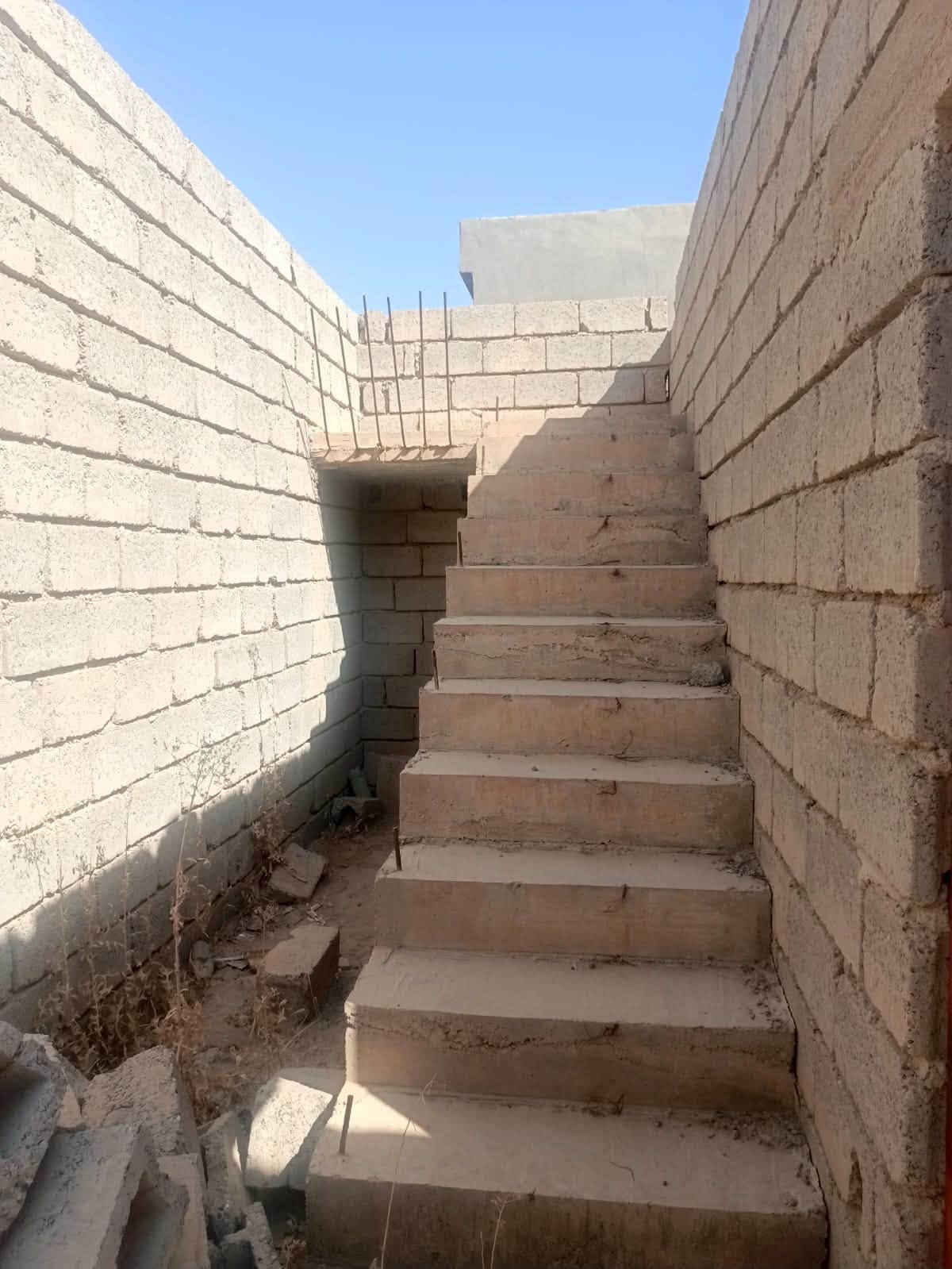 هيكل • بدون سقف • المالحة الغربية
