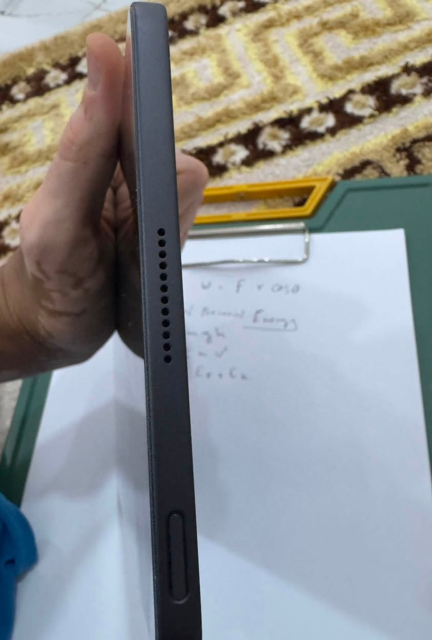 السلام عليكم ايباد ريد ماجك استرا للبيع الجهاز نضيف كلش معدل تحديث الشاشه 165Hz 
الذاكره 512 العشوائيه 16 
الجهاز استعمال قليل كلش ملحقاته الكرتونه والكيبل الاصلي وكفر حمايه
 سعره 980 الف وبي مجال بسيط 
مكاني البصره الطوبه والنخيله 
ما عندي توصيل اعتذر رقمي ***********
