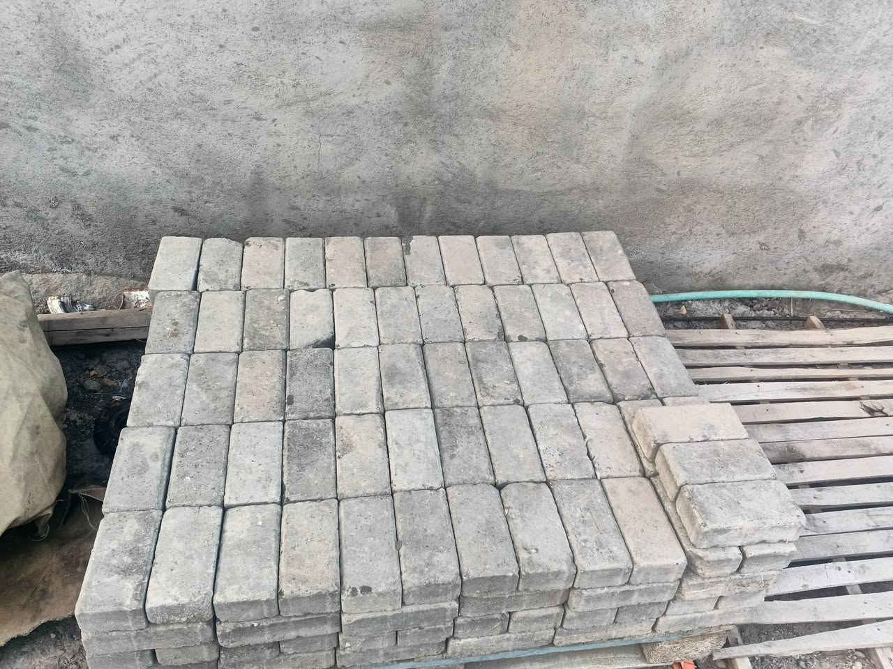 السلام عليكم متاح مقرنص نضيف لا مفطر ولا مكسر 500قطعه حط سعرك بل يرضي الله
كرمه علي ابو صخير 
***********واتساب
