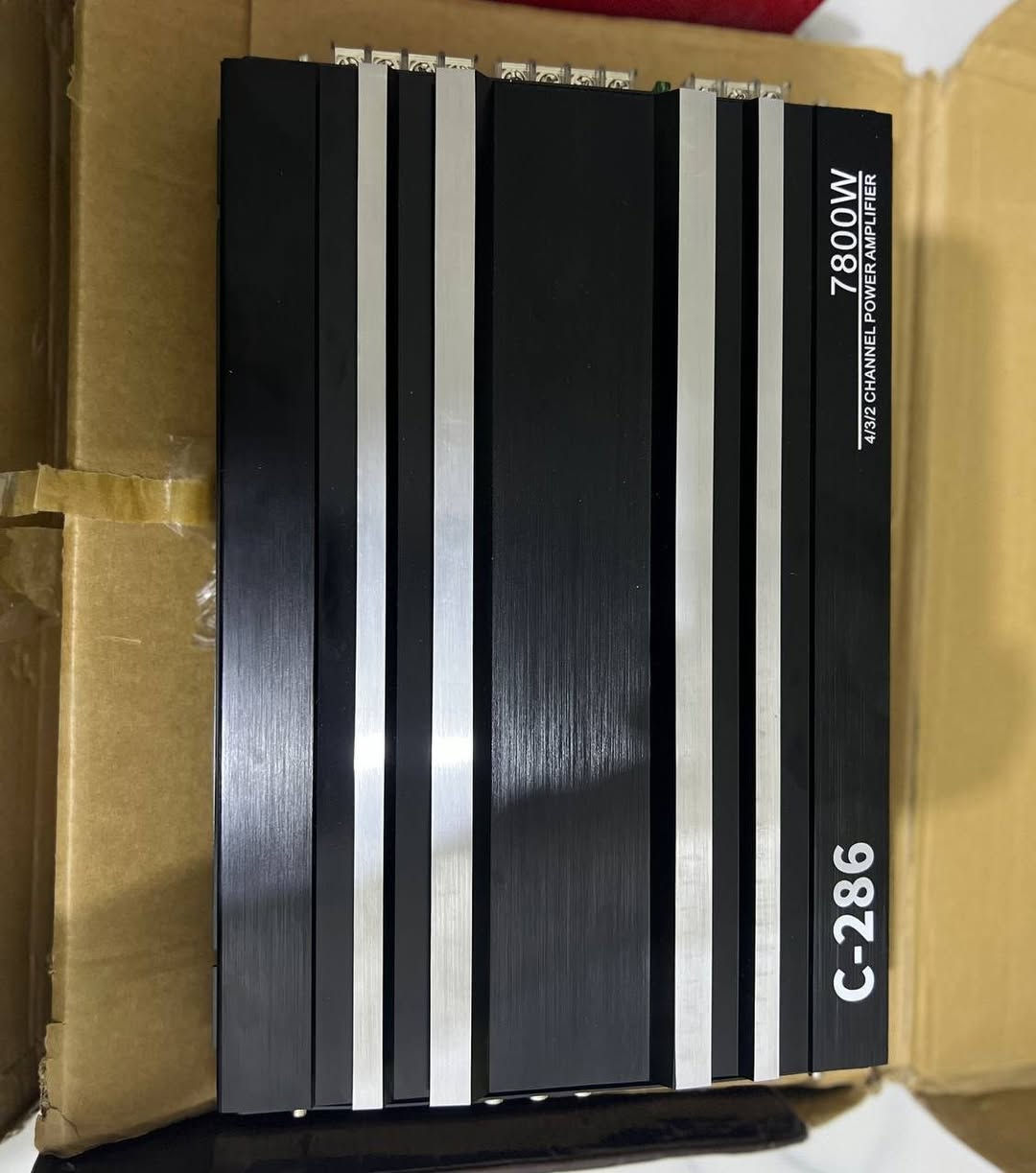 Power Amplifier C-286 7800W  
جهاز وظيفته يقوي أشارة الصوت الي تطلع من المسجل او اي جهاز صوتي حتى يكدر يشغل سماعات أقوى وبصوت أعلى واوضح (مضخم صوت) وتكدر تستخدمه لتشغيل اكثر من سماعة بنفس الوقت.
يستخدم في منظومات الصوت ،السيارات والسماعات.
 7800واط.
الجهاز اصلي وجديد وبل كارتونه الأصليه.
للتواصل أو الاستفسار خاص 
أو على هذا الرقم:***********
