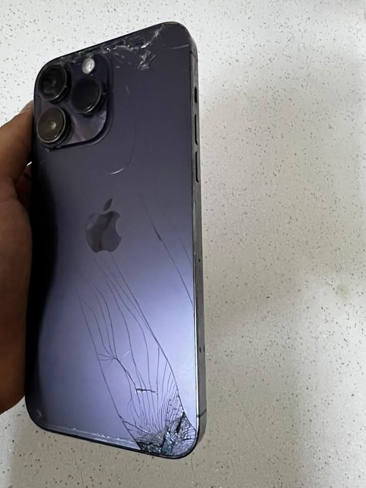 ايفون 14 برو ماكس • ٢٥٦ • شاشه مستبدله
