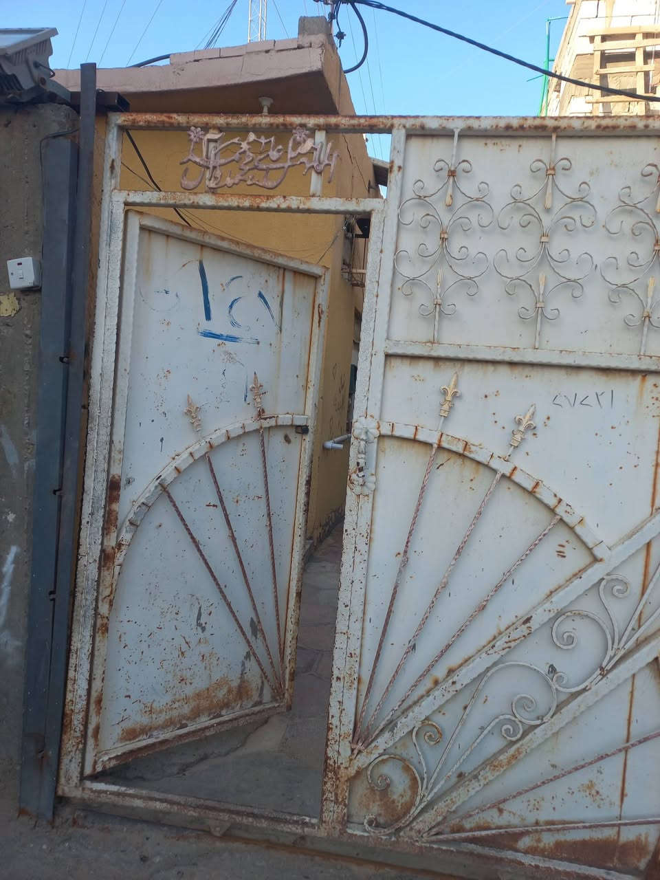 باب • ٣م • ثقيل