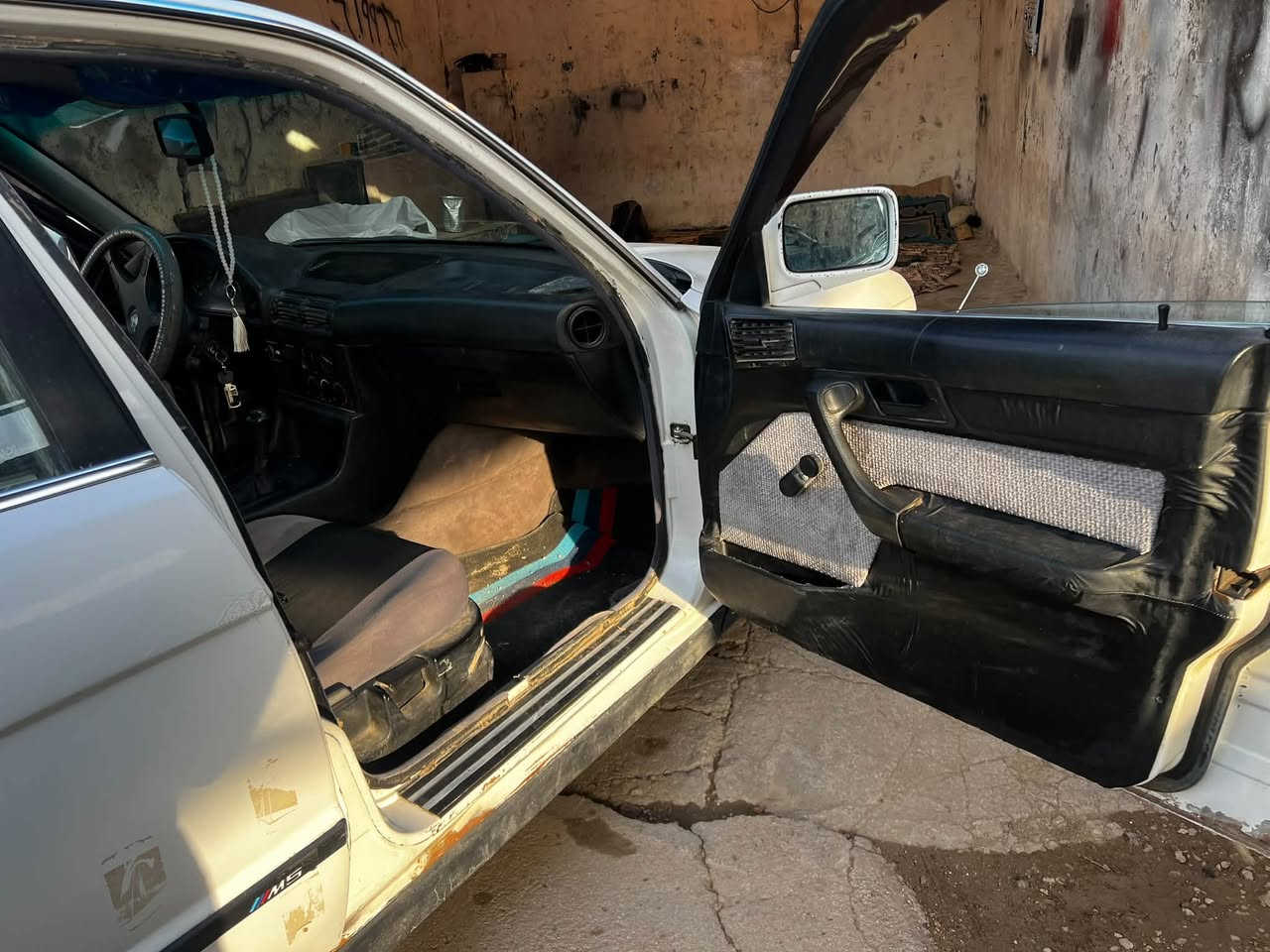 بي إم دبليو 540i • V8 • جير عادي