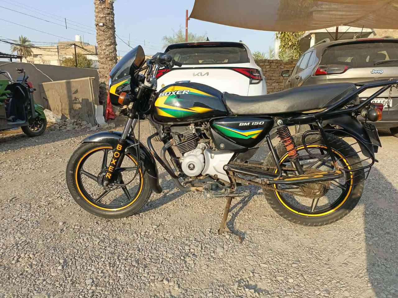 السلام عليكم دراجه بوكسر 2021 للبيع انسب السعار كفاله عامه عده الكلج يرادله ترتيب والتانكي مضروب هم ترتيب غير هيج مابيه زنون اقوه من جمالك السعر 1500 وبيه مجال للشرايه فقط رقم تواصل واتساب بس ***********
