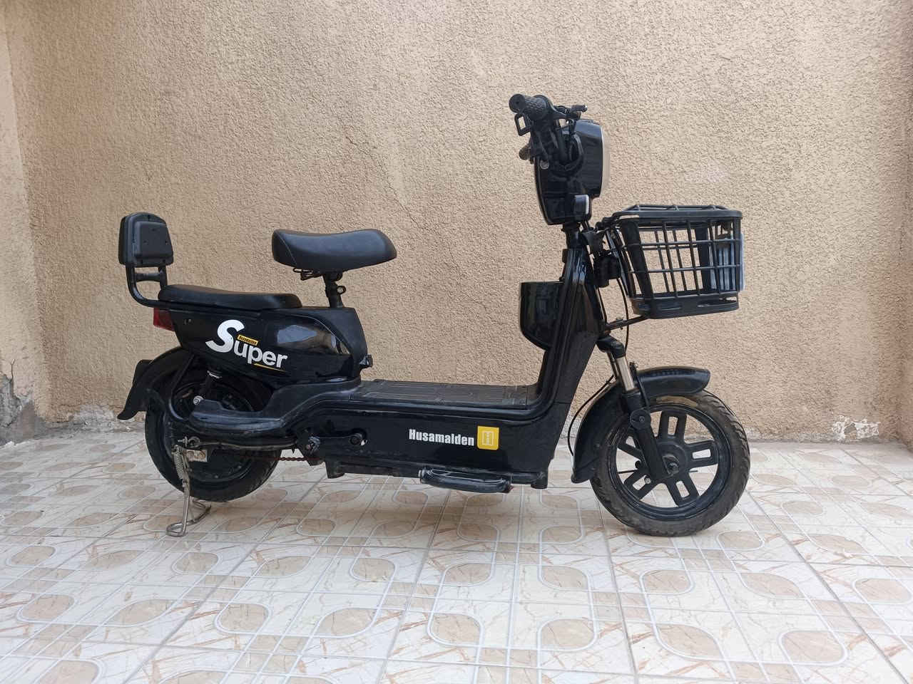 السلام عليكم دراجه شحن نضيفه مستعمله قليل عوزهة بطاريات  سويج بصمه حجم 14 السعر 180
 المكان النجف الأشرف حي العسكري گبل للاستفسار ***********
