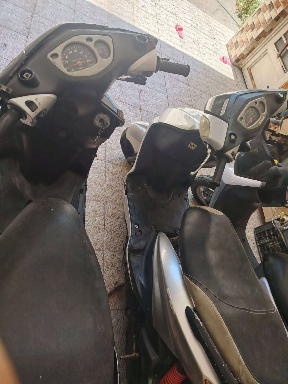 السلام عليكم للبيع دراجات 2 سكنس نثيه 140 سرعتها اثنينهن شغالات نضافه 70 /100 مال واحد يروح بيهن اويرجع عله باب الله اوجاهزات شكو شي بيها مبدله جديد سعر الوحده 300 استفسار اتصل *********** عنواني المسيب حي المعلمين
