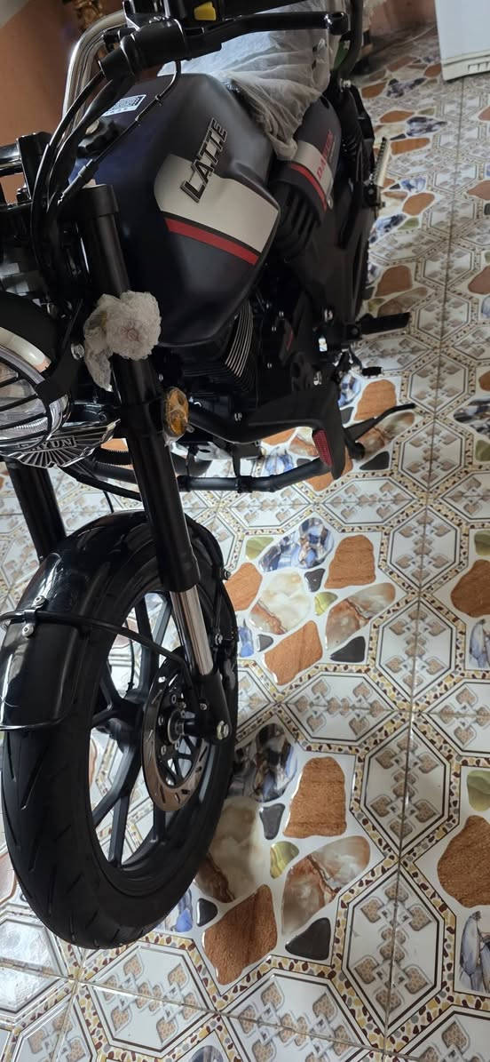 ديوان لايتي • زيرو • ٢٠٠