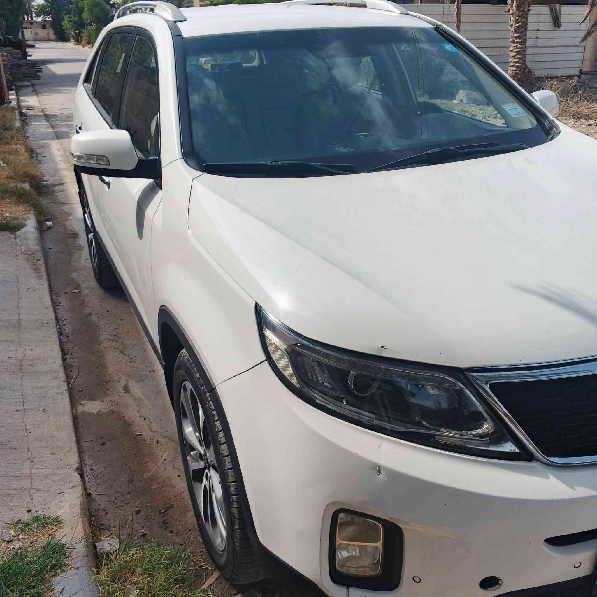 كيا سورنتو موديل 15 خليجي 

رقم بغداد انكليزي سنويه الى 30

6 اسلندر 

7 راكب 

3 قطع تبريد

كير او محرك خير من الله ما مفتوح 

بيها بس صبغ نص الجاملق الخلفي  او بارد بسيط كلش مثل ما اموضح بالسونار 

تحويل مباشر 
مكان السياره ابغداد ***********
