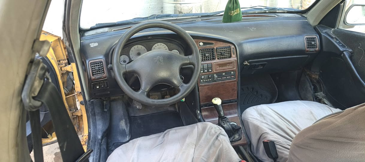 السلام عليكم بيجو بارس موديل ٢٠١٠ باسمي رقم إنكليزي بغداد 
مكينه كير جديد سياره نضيفه السعر ٢٥ بيها مجال عنواني ديالى جديدة الشط رقم الهاتف ***********
