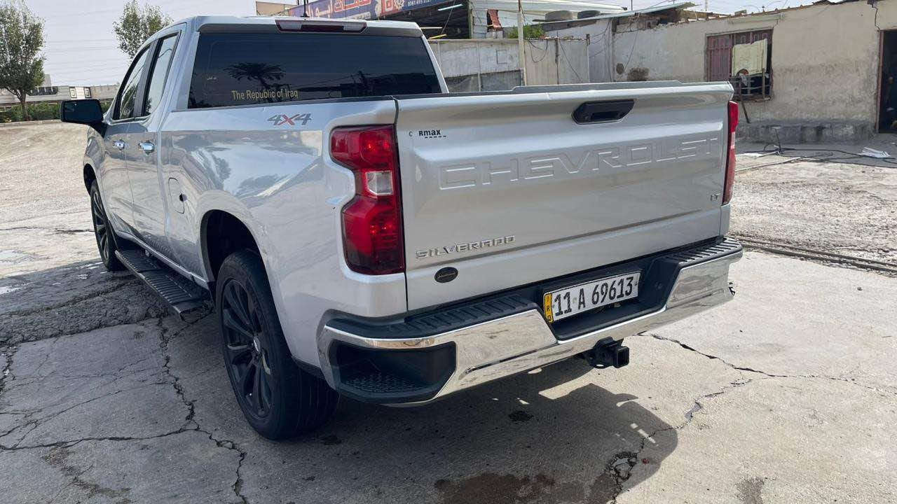 السلام عليكم 
للبيع او مراوس 
السياره موضحه بصور 
بيها دخول تقرير دخول تقرير غرق 20 ‎%‎
يعني مو غركانه تعتبر ويمك رقم الشاصي 
وبيها قطعتين وسياره جاهزه بس شغل وتوكل ع الله 
لتواصل ع رقم بي واتساب هم 
*********** الرمادي, الأنبار
