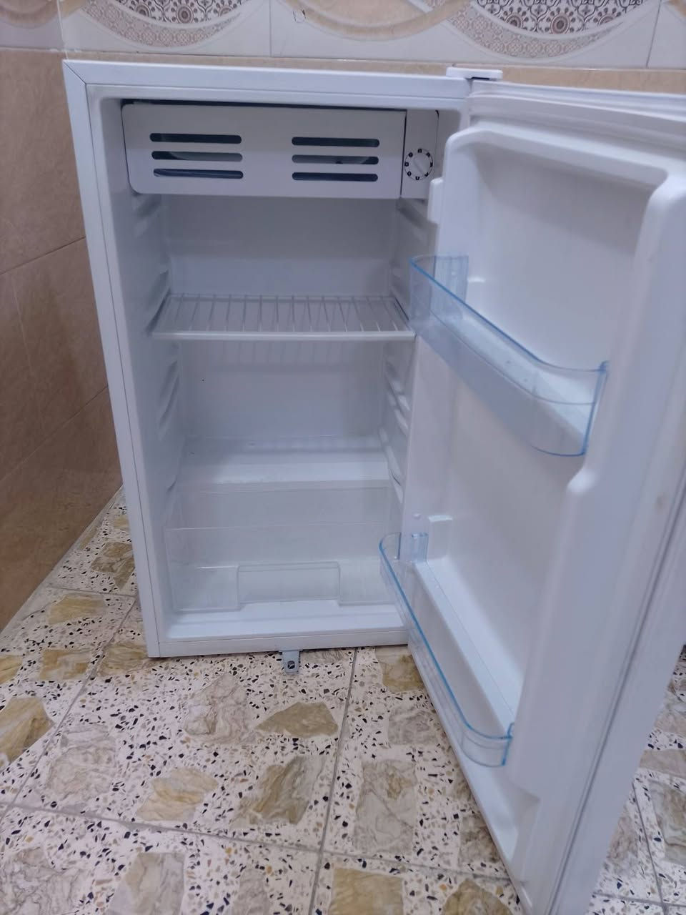ثلاجه • نضافة • استعمال قليل