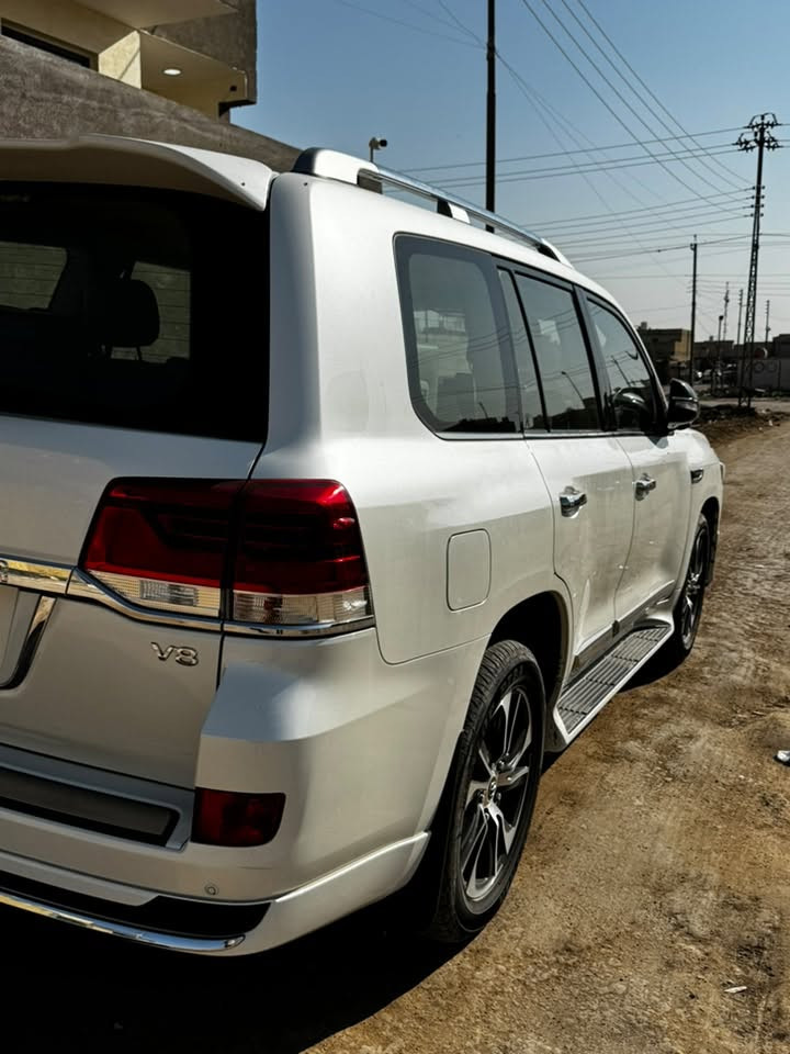 تويوتا لاندكروز 2020 بصرة v8 4600 كلين تايتل ماشية 150 الف للاستفسار ***********.
