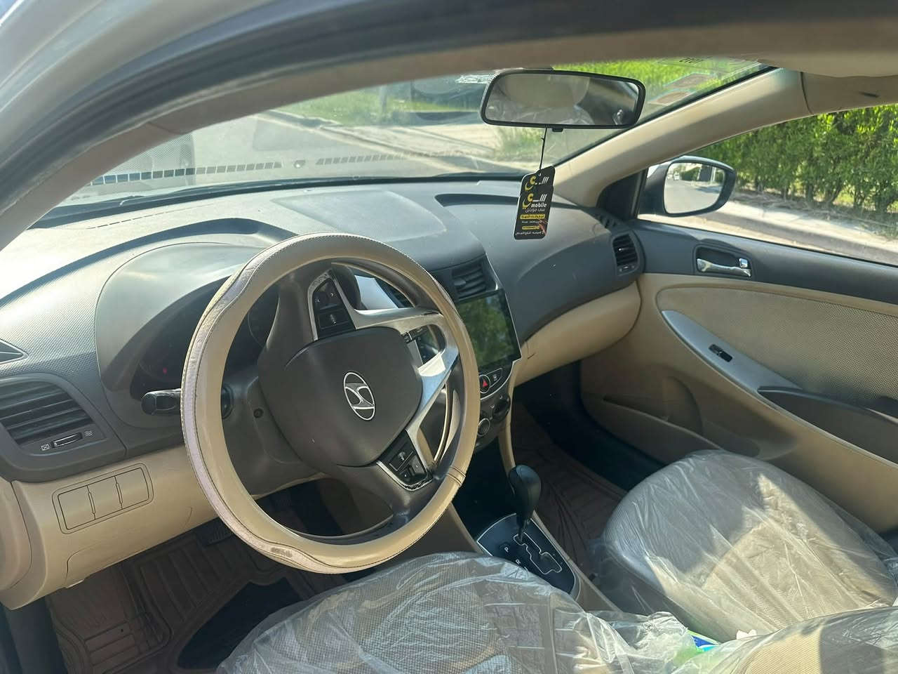 اكسنت خليجي فول ٢٠١٣
ماشيه ١٧٠ 
كير محرك مكفول 
تبريد شغال 
بدون صبغ
سعر ٨٩ وبيهه 
مكان بغداد
***********
