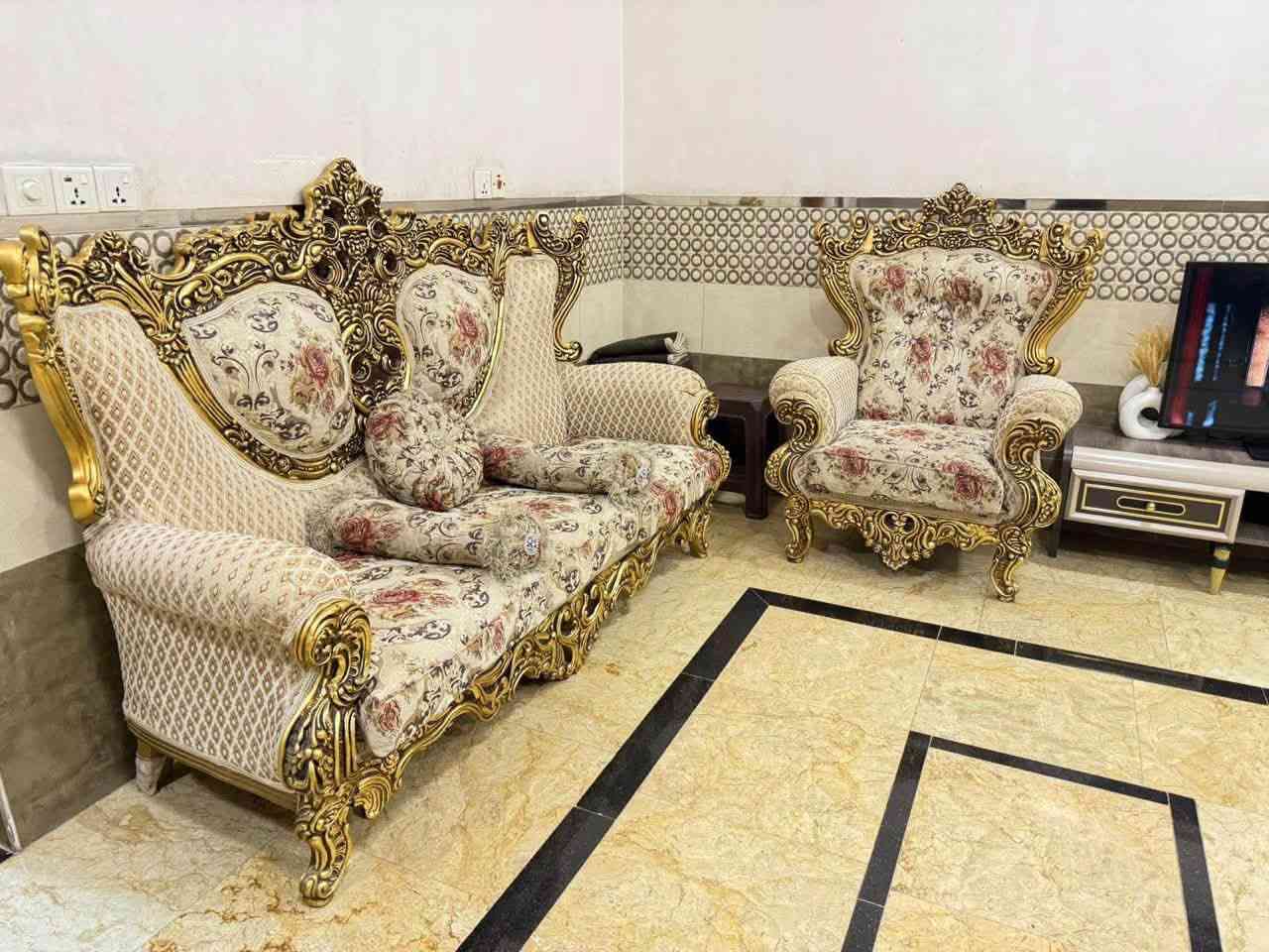 السلام عليكم تخم زان 10 مقاعد ملكي للبيع
مكاني بغداد السعر550 وبي مجال 
الاتصال على الرقم *********** واتساب موجود 
ملاحظة اني مكلف بالنشر
