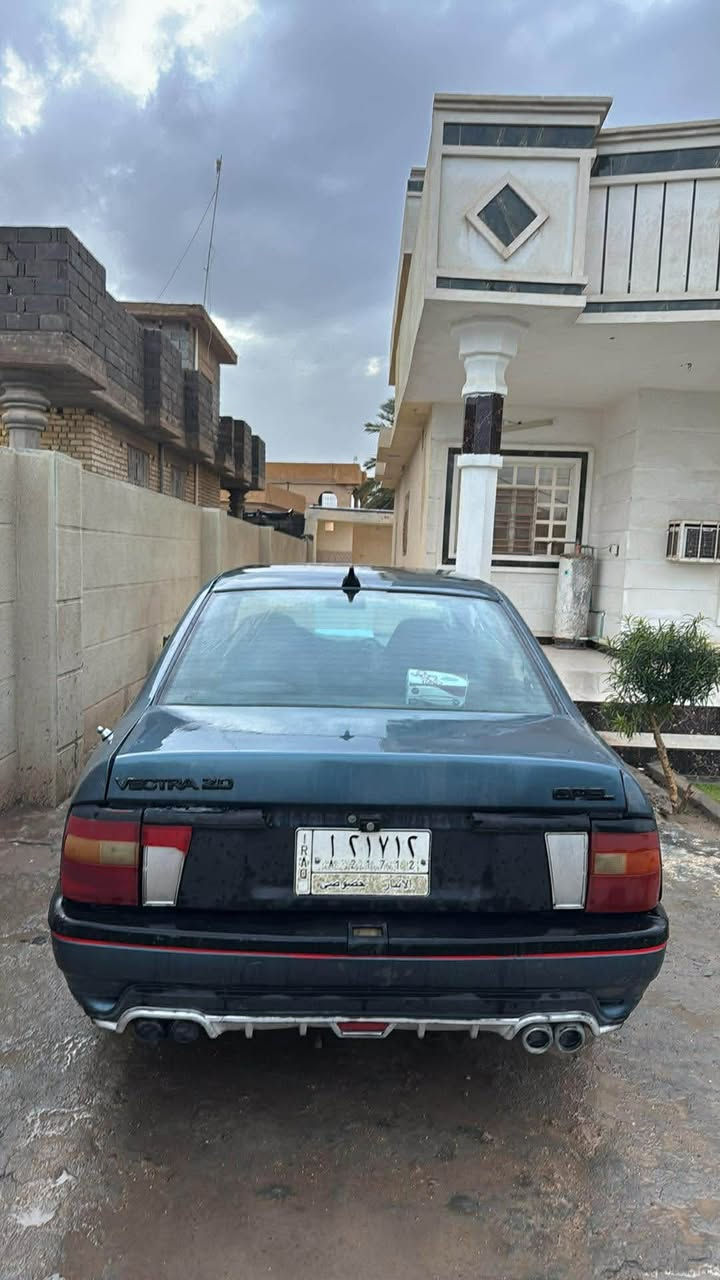 فيكترا موديل 90
محرك 2000 گير اوتو 
 
سنوية لنهاية ال27
مرتبه گاعدة 
تعال افحص جيك و منختلف ع السعر
***********

رايدها 28 و بيها مجال للطيبين
