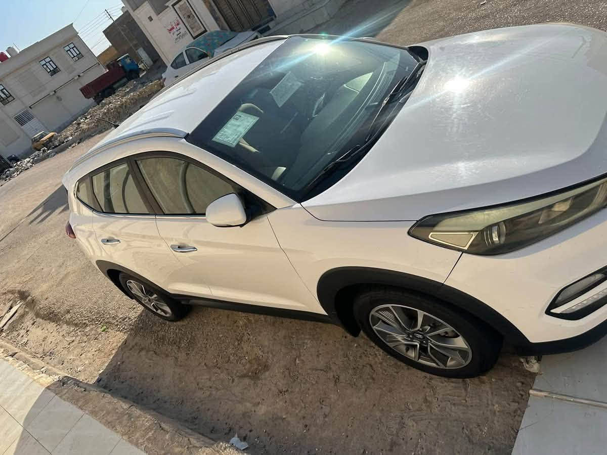 توسان موديل 2018 رقم اربيل الجديد كفاله عامه بي صدعات باب سايق فقط فول موصفات بس فتحه مابيه مكينه وكير مكفول والسونار موجود بلمنشور مكان سياره ميسان سعره 172 وبيه مجال قليل غير متواجد على انترنيت 
***********

نص مكتوب في الصور:
- ددددد مهمممم