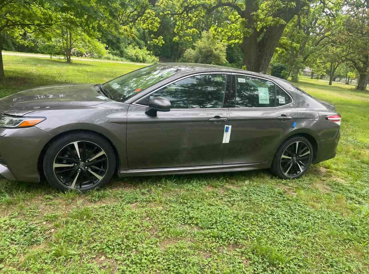 *🚗 للبيع تويوتا كامري SE موديل 2020 🚗*

*المواصفات:*
- *الموديل:* 2020 SE
- *الوارد:* أمريكي
- *الرقم:* بغداد - حر 11W 44657
- *الحادث:* جاملغ وبنيد فقط
- *المكان:* الناصرية - المركز
- *الحالة:* جاهزة من كلشي - كير - محرك - حدادية - تبريد ثلج - ما بيها أي نقص
- *السونار:* مرفق ويا الصور (فحص نضيف)

*السعر:* 135 ورقة وبيه مجال قليل 💵
*مراوس:* أراوس بــ سوناتا من موديل 2021 وفوك وتكون نضيفة

*للاستفسار:*
📞 *************

--- ناصرية, ذي قار
