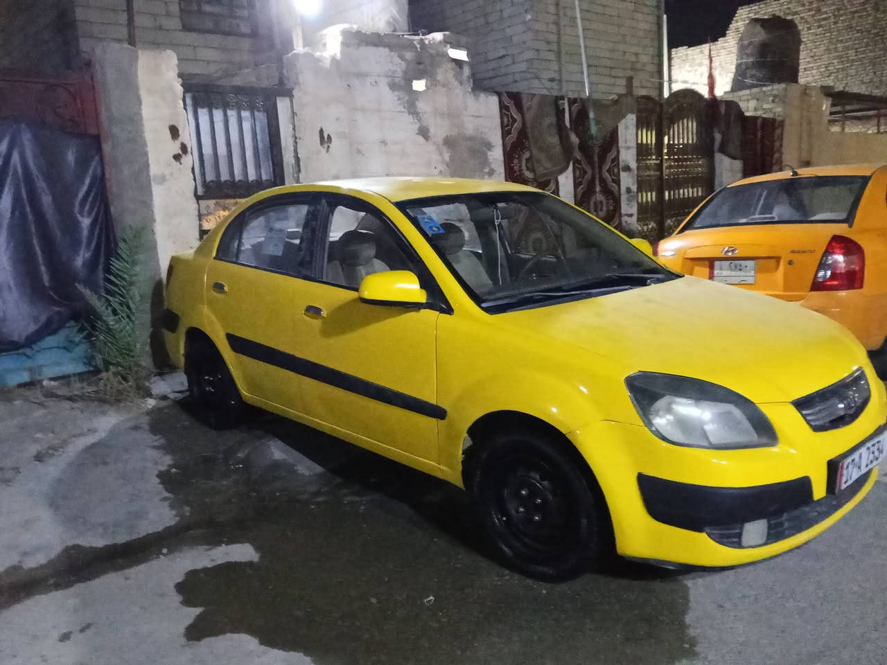 سلام عليكم كيا ريو البيع موديل 2009 وارد خليجي مكينه 1600 بعدهي جيس السياره نضيفه مكفوله من الضربه السعر 70 وبيه مجال المكان الناصريه مركز الستفسار التصال. ***********
