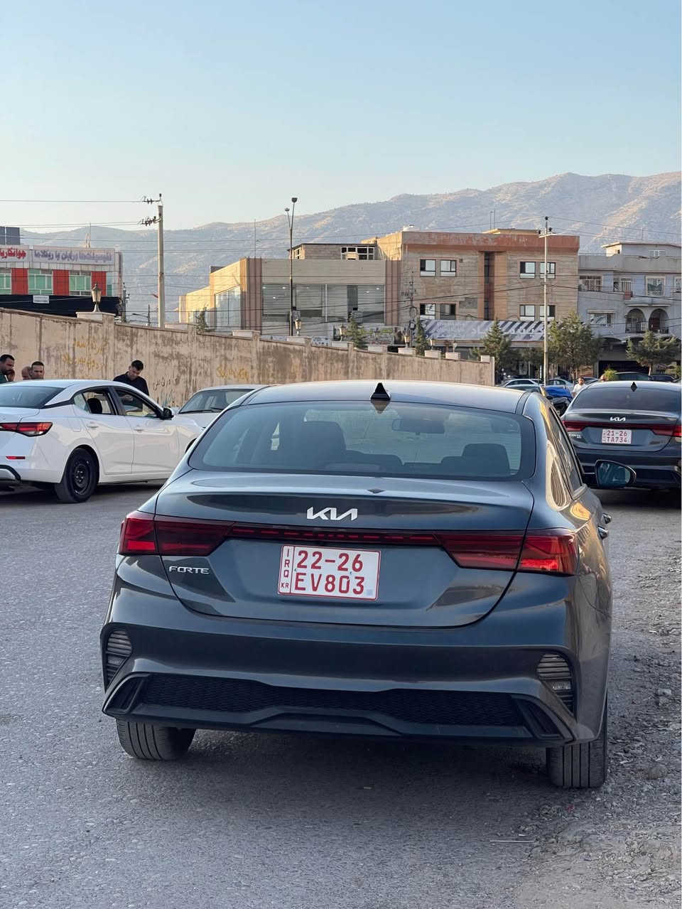 سلام عليكم ورحمة الله وبركاته 
KIA FORTE 2024 
بدون صبغ 
بجم و خلفي كبس 
بدون دواخل و شاصي 
ايرباك ستيرن سستم شركة 
بيها ٢ ملاحظة تعديل 
سيارة كاتي 
موصفات نص موصفات 
سعر 127$ مجال قليل 
***********
واتساب موجود أربيل, العراق

