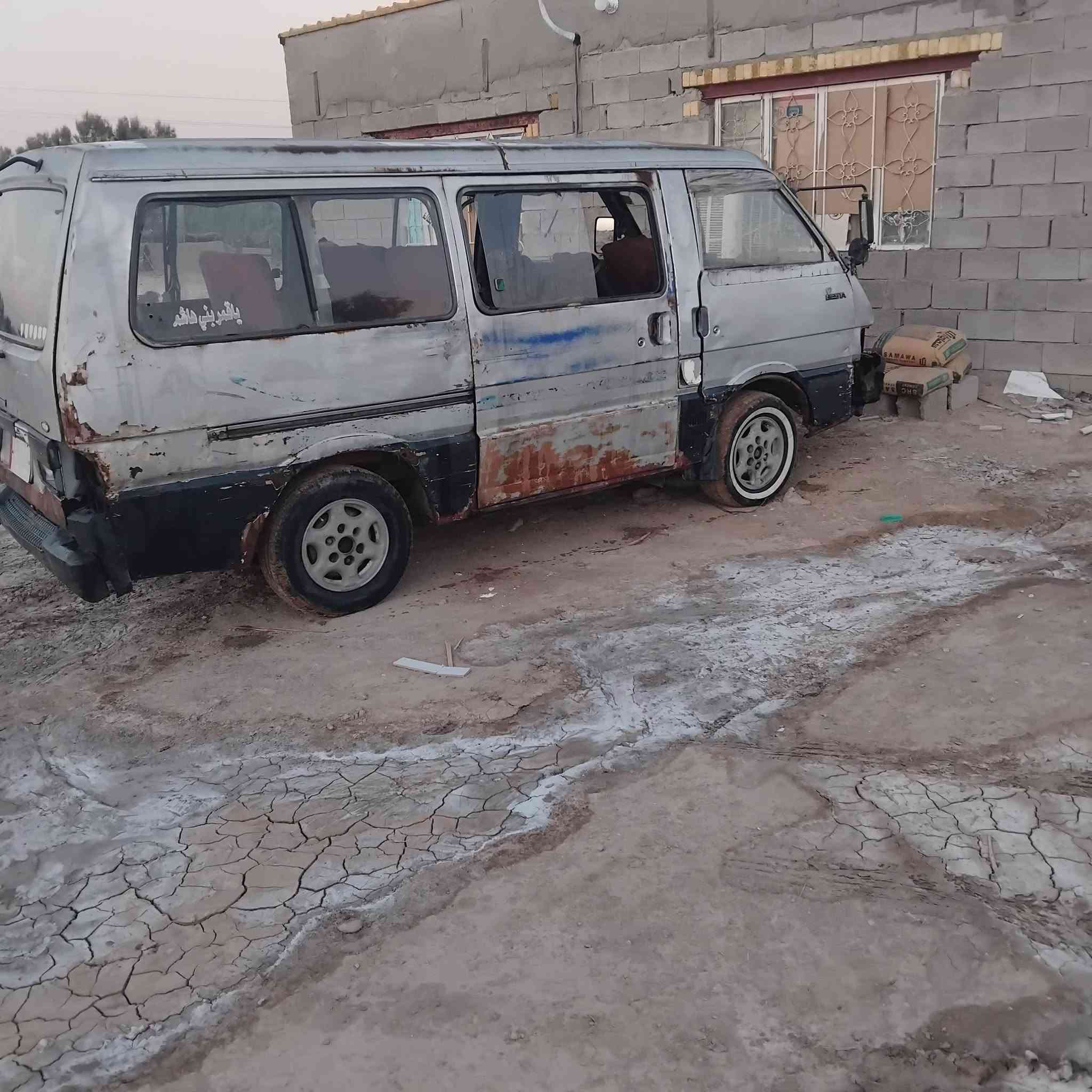 السلام عليكم كيه بسته موديل ٩٥ محرك بيه تبخير اكسل شرط كير شرط رقم بابل الماني راعيهاا موجود بس ما عندي تواصل وياه ابيع بدون مكان واسط شحيميه نكره سلف ترايهاا وين ما يعجبك سياره جاهزه الشراي يتصل ***********السعر ١٣ ورقه
