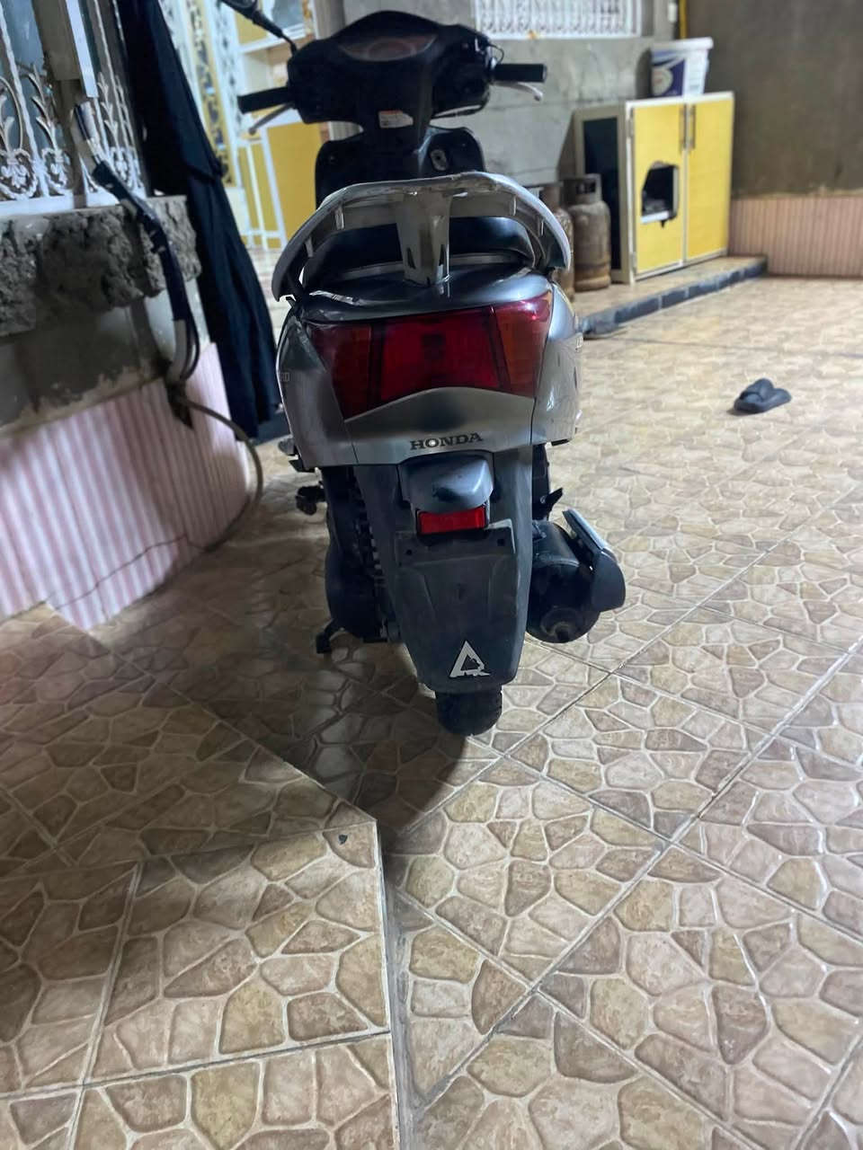 سلام عليكم دراجه نضيفه للبيع مكينه نوزل ما مفتوحه دراجه جديده مكان بابل ***********
