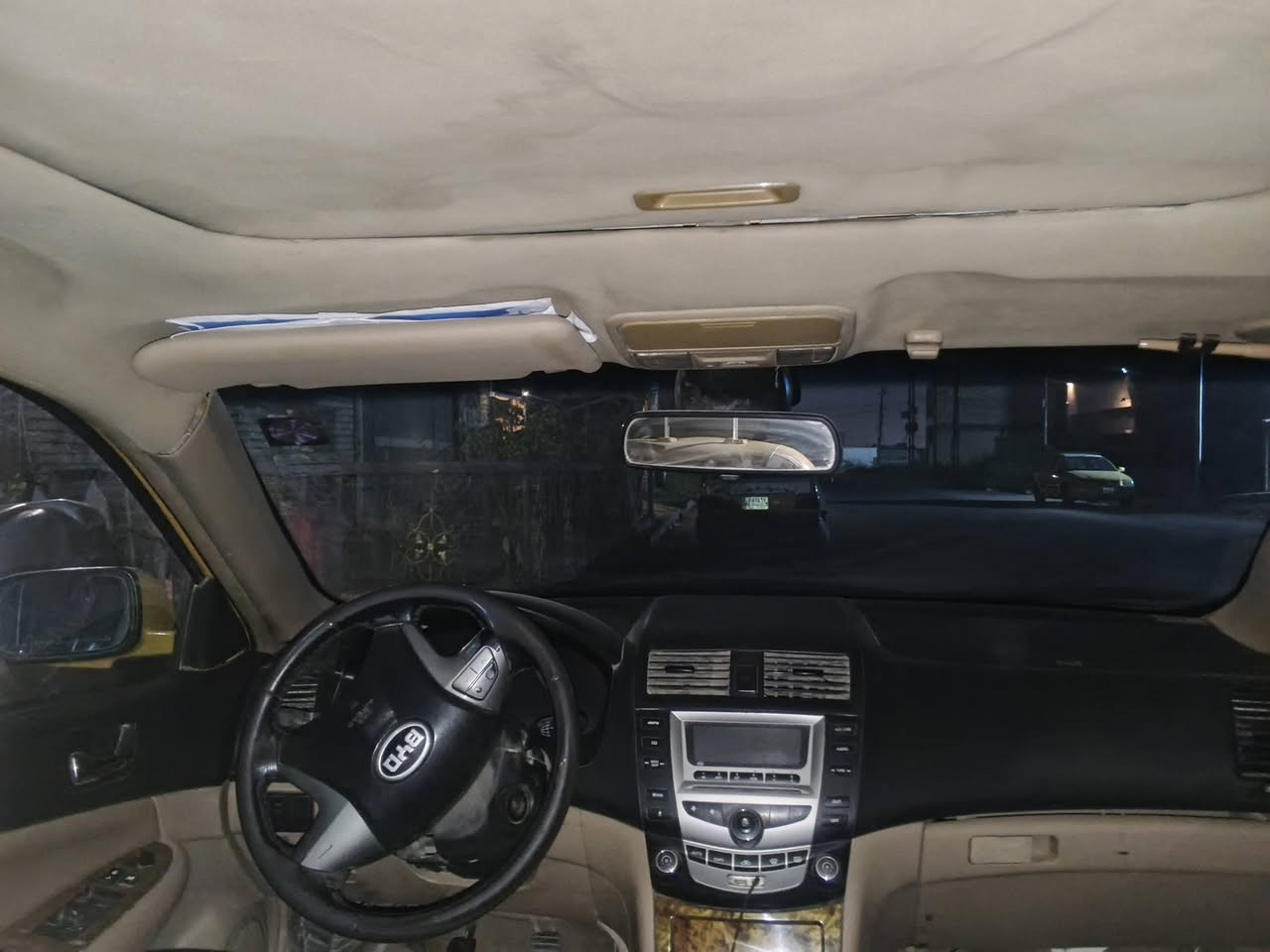 سلام عليكم
بي واي دي f6 كير عادي 

سياره اب اسمي هزه جديده ماصارله شهر 
هيئة مصفره او مدفوعه مال سنه ليكدام 

 شرط تبريد ثلج ❄️
صدر جديد صارله 3 ايام 
تخم تاير جديد 
ماصدات جدد 
مراوح جدد
كهربائية شغاله كله 
سياره خير من الله 
سعر 33 
سعر سايبا 
***********
