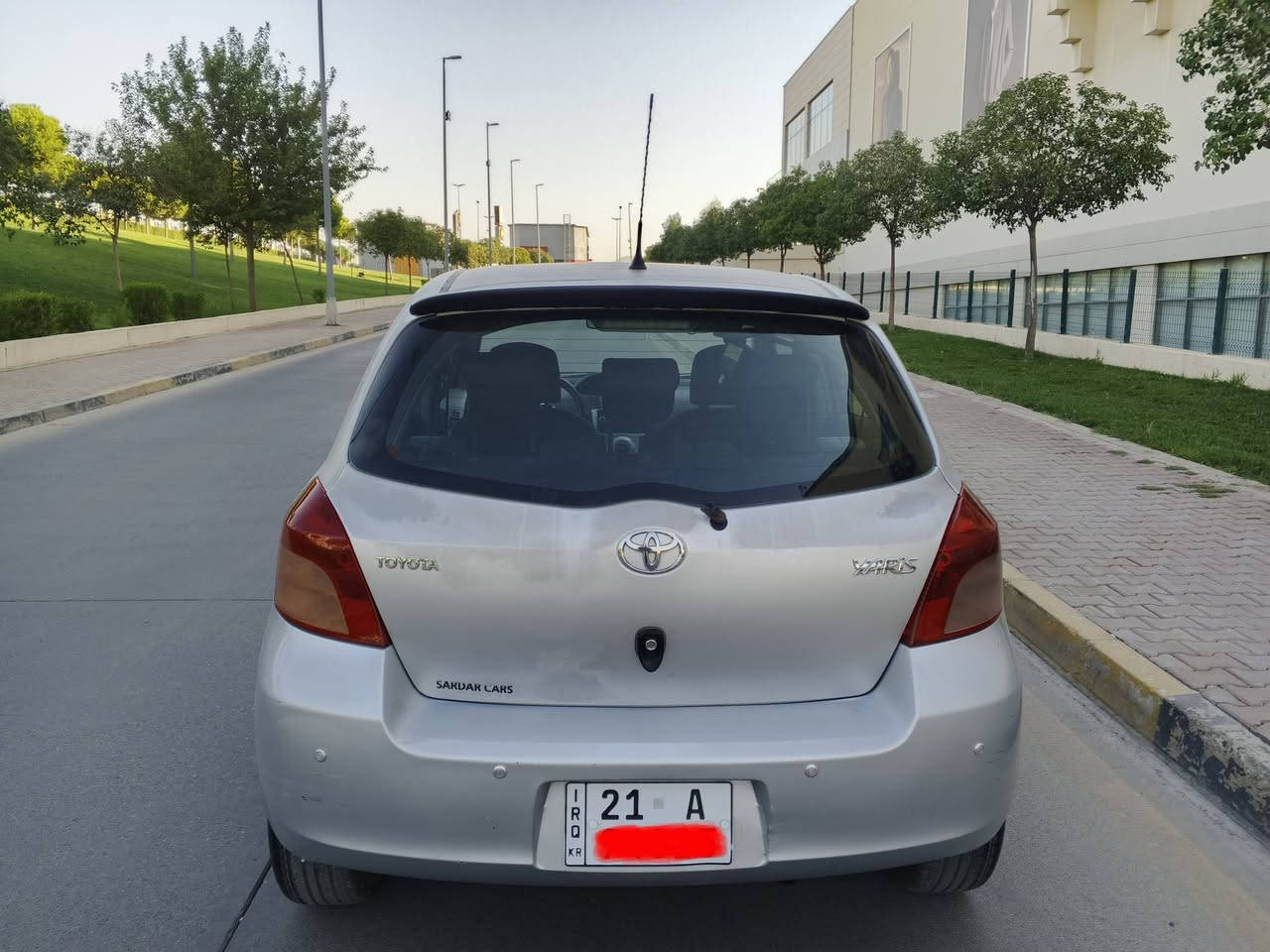 تویتا یارس بۆفرۆشتن مۆدێل 2007 مواصفات ئۆتۆماتیک 4 جام کارە با  ABS حاسە بلاجکتۆر جام ئۆتۆ کوشن جە گ  2 سویچ کۆنترۆڵی بیلادی ماوە ویل کەپ  4  تایەی تازە م  بۆبەستووە تە برید گێڕو مە کینەی نە کراوەتەوە سەیارەکە زۆرتازەو جوان ماوەتەوە  15 ساڵە لای خۆمانە بۆیاغ یە ک پارچەو دۆسە یەکی بۆیاغە پێشو دوای کەبسە دە عمی نیە ڕەقە مو هەزەو سەنەوی تازەیە تا نزیکی  2031  بە ناوی خۆمەوەیە سعری 70 گەڵا ژمارە تەلەفون  ***********  یان  ***********  لە سلێمانیم
