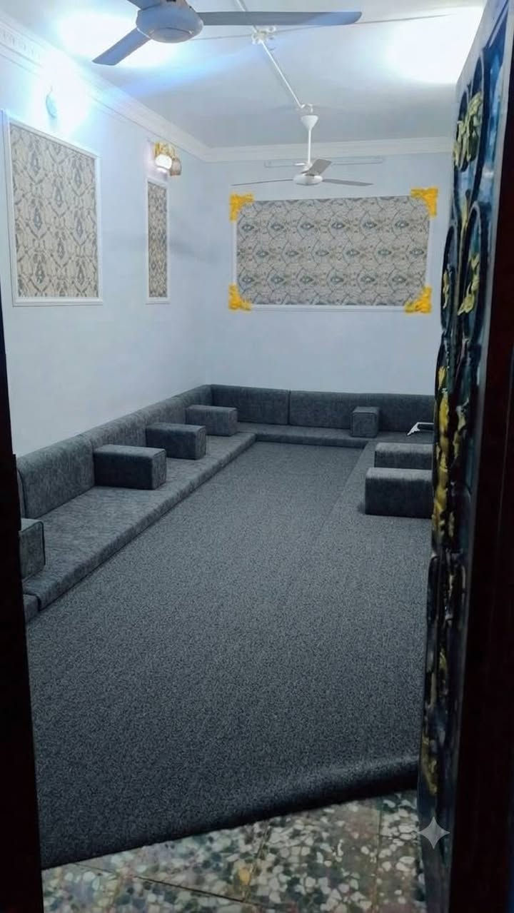 يا الله السلام عليكم بيت ٨٠ متر واجها ٤ ونزال ٢٠ بناء بلوك عكاده بحي النداء بل ٥٩ رابع قطعه عن شارع ٦٠ الترابي الاخير بي غرفه صاله مطبخ استقبال تخاريج بيت بسمي نضيف  سعر البيت ٥٢ وبي مجال بصيط شراي تعال شوفه  او اتصل ***********

