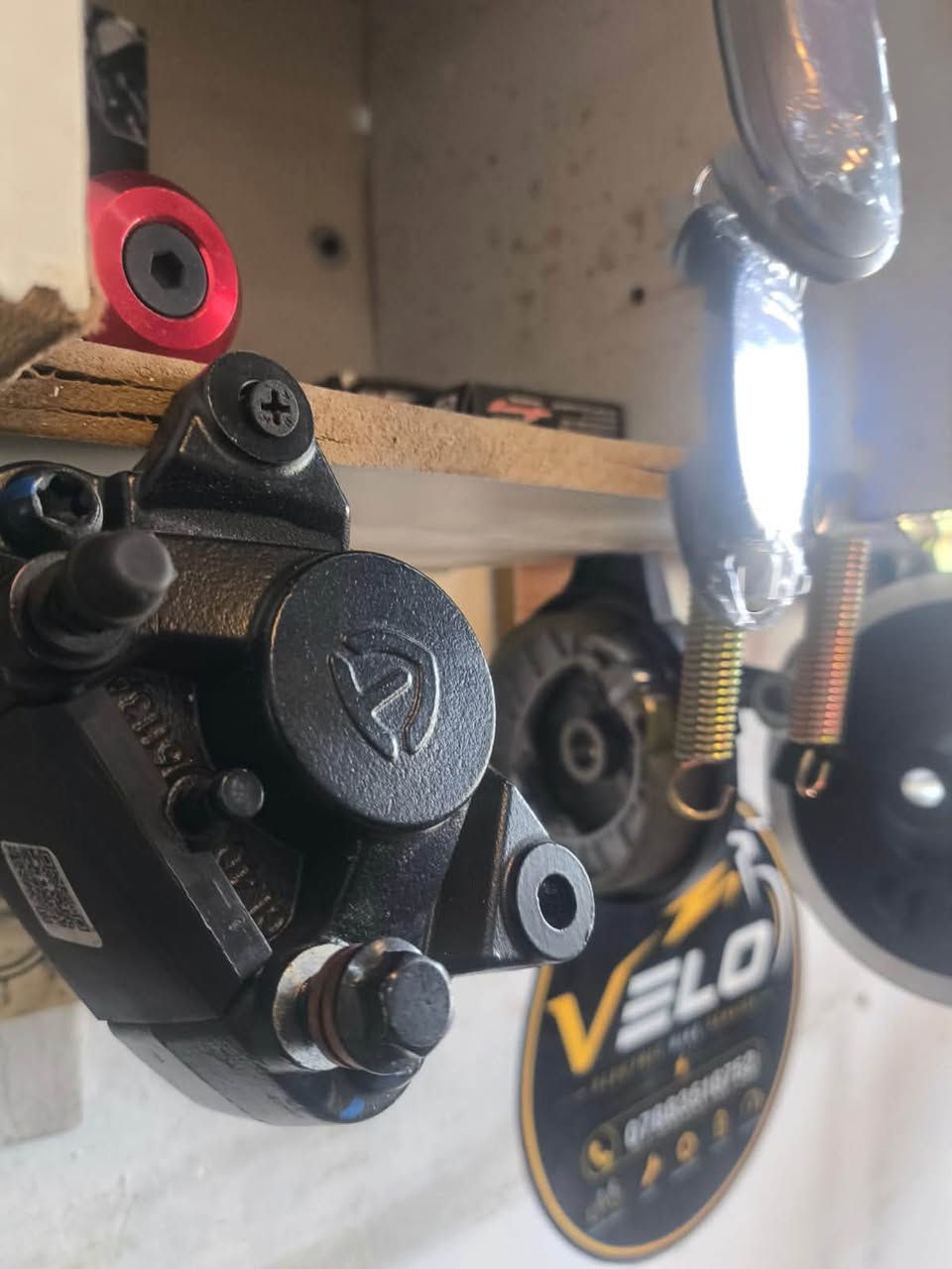⚡ Velo Center للدراجات الكهربائية ⚡

🔧 صيانة جميع أنواع الدراجات الكهربائية.
🔋 فحص وتبديل البطاريات.
⚙️ برمجة العقول (الكونترولر) وحل جميع الأعطال الكهربائية.
💡 تصليح الإنارة، الهورن، والإشارات.
🛞 تبديل التايرات بمختلف القياسات:
✔️ 3.00-10
✔️ 3.50-10
✔️ 90/90-12
✔️ وقياسات أخرى حسب الطلب.
🛠️ توفير قطع غيار أصلية وبأسعار منافسة.

✅ شغل احترافي وضمان على العمل.
✅ سرعة بالإنجاز وفحص دقيق.
✅ أسعار مناسبة وجودة مضمونة.

📍 زورونا في حي الجهاد منطقه الالفين شارع حسينيه الزهراء 
 أو راسلونا على وتساب  للاستفسار والحجز.

***********

Velo Center... كل ما تحتاجه لدراجتك الكهربائية بمكان واحد.
