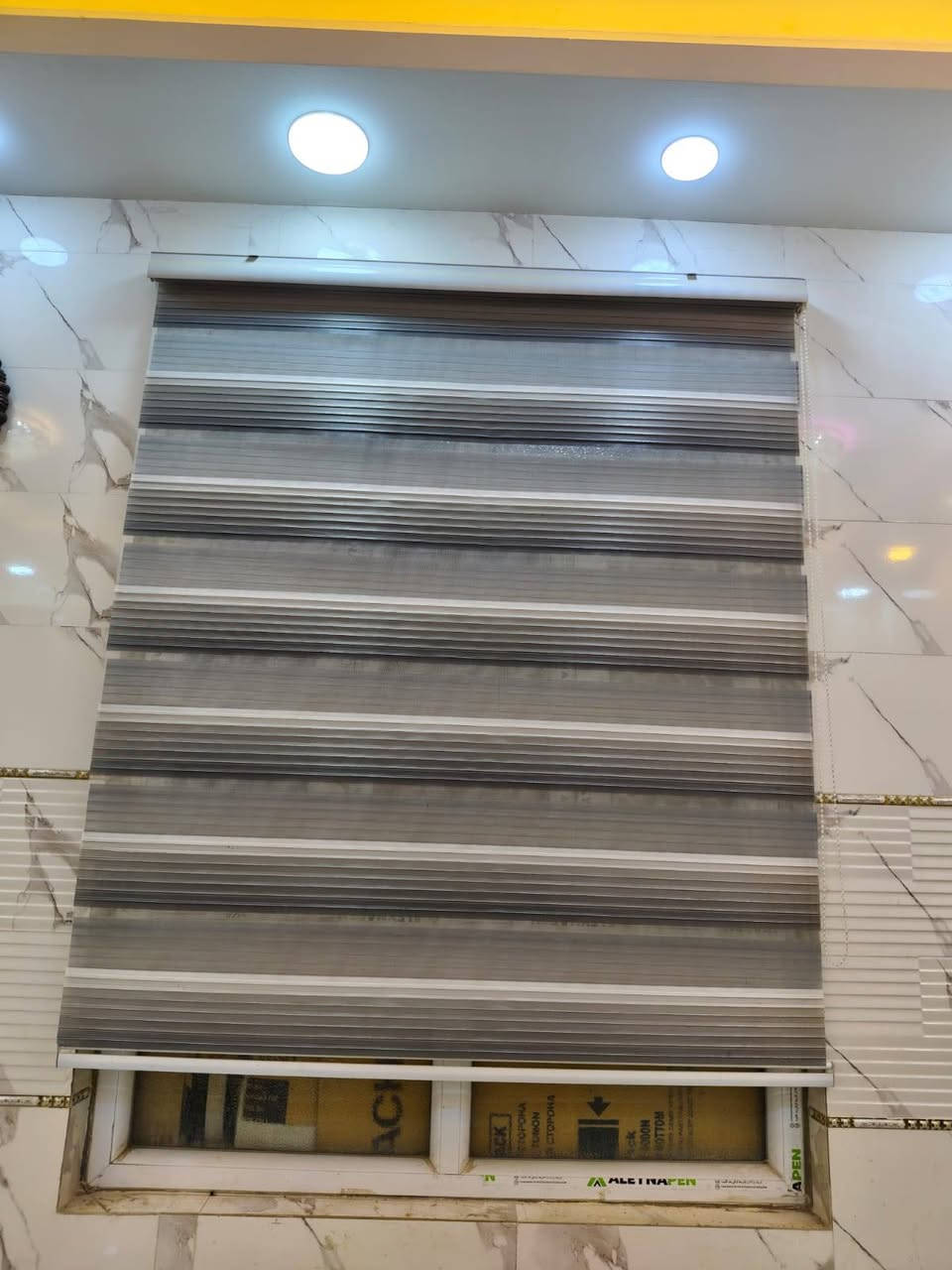 🏡 بيت للبيع – حي الباقر | المربع الذهبي

📍 الموقع: بداية حي الباقر – على ساحة، موقع مميز وقريب من جميع الخدمات.

📐 المساحة: 200 م²
🧱 البناء: كونكريت حديث
📅 سنة البناء: 2025
🏠 طابقان – خارطة حديثة

✨ تفاصيل العقار:

🔹 الطابق الأول:
• غرفتان نوم
• صالة
• استقبال
• مطبخ حار وبارد
• مجمع صحيات
• 3 مناور

🔹 الطابق الثاني:
• صالة كبيرة
• بيتونة
• باقي البناء مخطط وجاهز للإكمال حسب رغبة المشتري

⭐ مميزات العقار:
✔️ بناء حديث 2025
✔️ خارطة عصري
✔️ مطلوب إسكان 50 مليون

📞 للاستفسار والحجز: ***********

🏢 مكتب آل شبر للعقار
إجازة رقم 1317 – غرفة التجارة العراقية
نعمل وفق الأصول القانونية وتعليمات النافذة.
