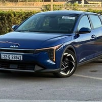 KIA K4 EX حادث شبه كلين طخه بسيطه بالصندوك المواصفات  مكينه 2000 سمارت...