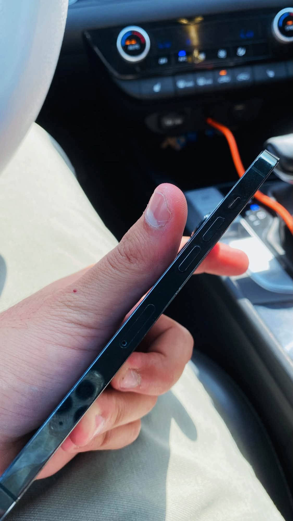 📱 iPhone 12 Pro Max | 256GB

🇮🇶 نسخة شرق أوسط

✨ الجهاز مرتب ومناسب للي يريد 12 Pro Max بسعر اقتصادي

🔋 البطارية مبدلة
📱 الشاشة مبدلة وبيها خط أسود واضح مثل ما مبين بالصور

💰 السعر: 350 ألف دينار فقط
🤝 **قابل للتفاوض **

📞 للاستفسار والتواصل:
***********
📲 اتصال أو واتساب

🔥 السعر محسوب على حالة الجهاز، والجاد يتواصل

نص مكتوب في الصور:
- 10:07 33 حالة البطارية والشحن رسالة مهمة حول البطارية تعذر التحقق من أن بطارية هذا الـ iPhone بطارية أصلية من Apple. قد لا تكون التفاصيل دقيقة تمامًا. لمعرفة المزيد الحد الأقصى للقدرة 100% هذا قياس لققدرة البطارية مقارنة بقدرتها عندما كانت جديدة. قد تتسبب القدرة المنخفضة بتقليل ساعات الاستخدام بين عملية الشحن والأخرى. أقصى قدرة للأداء الـ iPhone غير قادر على تحديد عمر البطارية. شحن البطارية المحسن للحد من استنزاف عمر البطارية، يتعلم الـ iPhone من عادات الشحن اليومية، بحيث ينتظر ولا يتجاوز 80% حتى يحين موعد حاجتك إلى استخدامه.
- 31 10:16 حول الاسم Iphone 55 إصدار iOS 27.0 اسم الطراز iPhone 12 Pro Max رقم الطراز MGDF3AA/A الرقم التسلسli F2LG75VV0D56 سجل تاريخ القطع والخدمة الأغاني 0 الفيديوهات 17 الصور 56 التطبيقات 2 السعة 256 غ.ب. متوفرة 226.96 غ.ب.