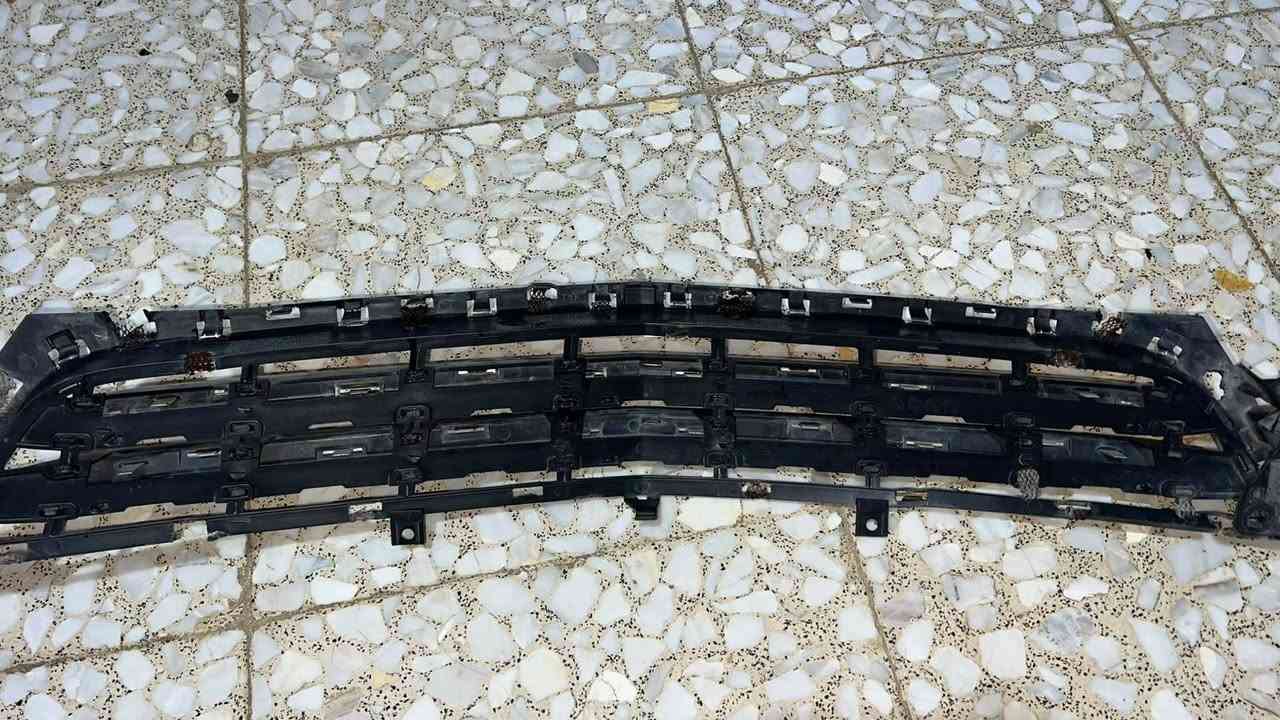 السلام عليكم غراض للبيع سعرهن كلهن ١٥٠ الف نظافتهن مو ١٠٠٪ بيهن اذان مكسرات الي يفيدنه يتصل على هذا الرقم ***********
