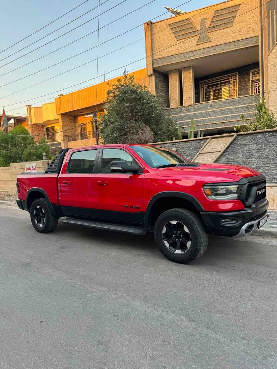 السلام عليكم 

Ram rebel 1500 
باب طويل بدي قصير 
محرك Hemi 5.7 
ماشية 67 ميل
4x4
رادار امامي خلفي 
شاشة تسلا
حوض بدي امريكي 
غلاف بدي امريكي
محجر Trx
السيارة مغلفة.ppf
مرفهة 2 انج 

السيارة كلين تايتل بدون حادث
بيها صبغ بالدعامية الامامية فقط 

السعر 41.000 $ 

***********
