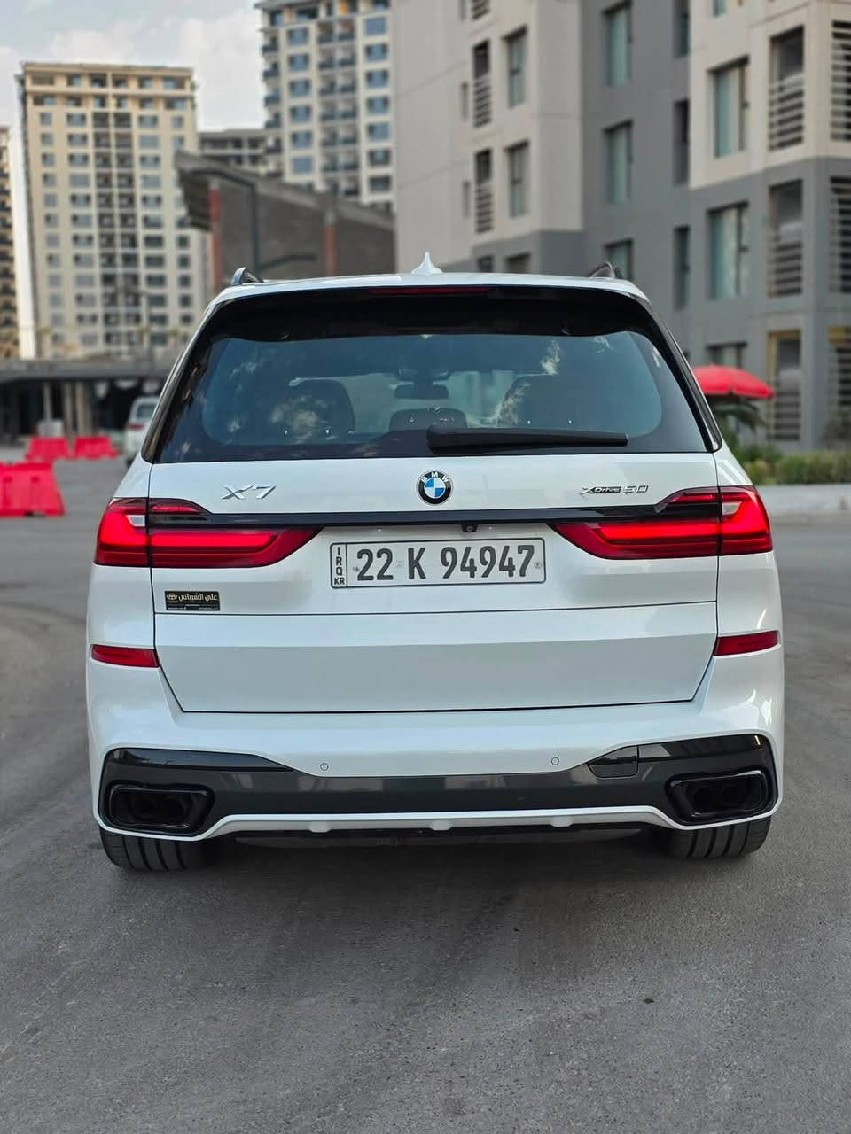 السلام عليكم 
للبيع 
BMW X7 xDrive50i V8
M Sport Package
وكالة العروش ضمان  مكفوله من الضربه والصبغ فقط بارد بل باب الخلفي 
الموديل  2019 
سبعه راكب داخل قرميدي تبريد كشنات +مساج كشنات 
تبريد تسخين اكواب 
المحرك: 4.4L V8 Twin Turbo
القوة: 456 HP
دفع رباعي xDrive
بنوراما 
سماعات هارمن كاردن 
كاميرات 360 
* حساسات أمامية وخلفية
ستيرن كهرباء 
داتا شو 
السياره داخله ادامه يم منتضر اوتو 
تخم تايرات جديد 
وهوايه بيها مواصفات متخلص 
رقم اربيل ب اسمي
مكان السياره بغداد 
‭-(***********‬)-
