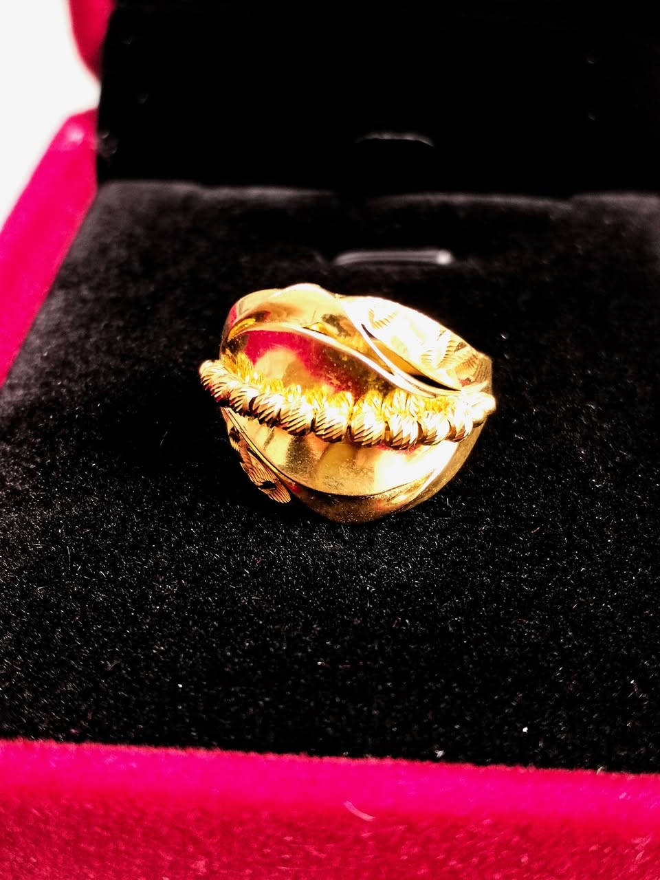 محبس ضخم ماركه دوريكا صياغه ايطالي 
الوزن ٤،١٦ غم
السعر٩١٥ الاف
محافظة بابل صياغة نزار صباح المومن ***********
يوجد توصيل لكل المحافظات
