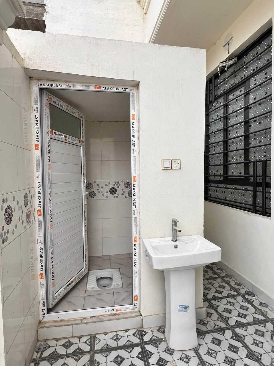 مشتمل • ٣ غرف • غرفة سويت