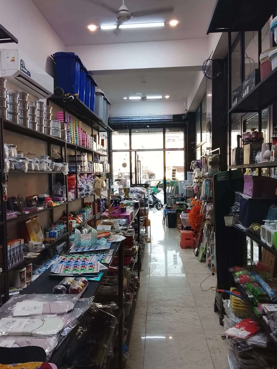 🏪 محل في حي الجهاد  (بغداد) للبيع

رزقه خير من الله، والمحل فاتح جديد، وسبب البيع الحاجة إلى مبلغ لإجراء عملية للأم، الله يشافيها ويعافيها 🤲🏻

المحل شامل كلشي وكلاشي، ومن ضمن الموجودات:
• سبلت
• رفوف
• ديكورات وتجهيزات درجة أولى
• أغراض ومحتويات المحل

المحل جاهز للعمل، واللي جاد بالشراء يتواصل على الرقم:
📞 [رقم ***********

للتوضيح: أني مجرد ساعي بريد، وأوصل الإعلان فقط، والتفاصيل والسعر مباشرةً ويا صاحب المحل.
