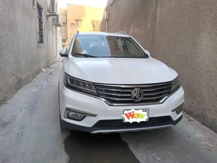 سيارة نوع MG/RX5
موديل/2021
اللون/أبيض
السيارة ماشية 69700 كم
تاريخ شرائها مباشر(صفر) من شركة MG في 2022/4/22
 لايوجد فيها اي دعمة
 يوجد فيها ضمان صيانة المتبقي منه 2 سنة من اصل 6 سنوات
  السيارة جناي وليس بياع شراي.. موظف.. فقط من البيت الى الدائرة والعكس ونضيف شرط الفحص وتتاكد اي ضربه وصبغ قوي او حادث مبيها دواخلها بلادي برغي ممبدل منها نضيفه تجي شرط الفحص وين يعجبك واي مكان يعجبك وتبريدها ثلج رقمها بغداد ما عليها اي غرامات وتحويل مباشر ما بيها اي مشكله
سعرها114 او عراقي 18 مليون 
***********
هلا، شنو الفئة/الترِم بالضبط للـ MG RX5: ستاندرد لو فل كامل، وشنو نوع المكينة والقير؟: 
مكينه وكير ضمان. محرك2000 تيربو
وين موقع السيارة هسه؟ يعني بأي محافظة/منطقة ممكن المعاينة والفحص؟: 
بغداد الاعظميه
هل بيها أي مواصفات إضافية مهمّة مثل بانوراما، شاشة، كامرة خلفية، حساسات، بصمة، أو شحن لاسلكي؟: 
كامله مواصفات
شنو وضع الإطارات والبطارية والصيانة الدورية؟ وهل أكو تبديل قطع أو صيانة جديدة سويتها مؤخرًا؟: 
بلادي كلشي ما مغير بيها
البيع مباشر لو أكو وكالة/تفويض؟ والسعر نهائي لو قابل للمساومة؟: 
مباشر البيع والسعر نهائي
