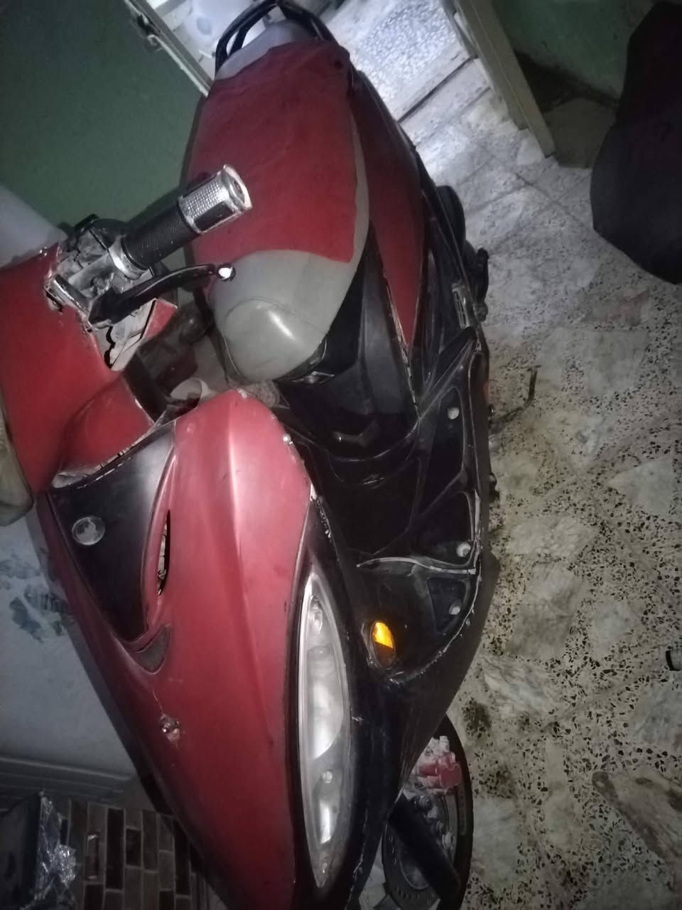 سلام عليكم كامكو جي فور للبيع دراجه نضيفه عايزه بس تجفيت كهربائيات كلها شغاله كشن مدوشم لايت عالي ناصي سعرها 250وبيها مجال مكاني نجف هاذه رقمي ***********
