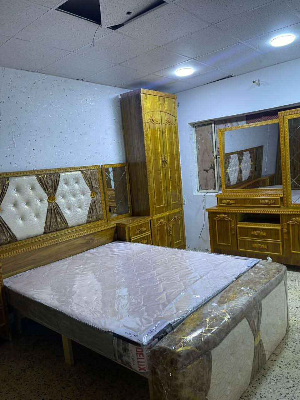 غرفه للبيع صاج خشب عراقي فصال تركي صارلها 6 اشهر مستعمله السعر 850 بيها مجال للتواصل ***********
