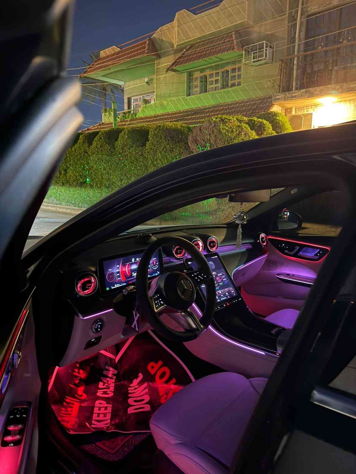 🔥 للبيع مرسيدس C300 AMG   🔥
موديل (2022)

🚘 Mercedes-Benz C300 – AMG 
✨ لون نيلي مميز و مغلف PPF طافي وفخم
📍 واردة أمريكي – أربيل
🔢 مرقمة أربيل باسمي
🛣️ العداد: 70.000 Km فقط

💎 المواصفات:
• AMG Black Edition / AMG Body Kit
• كاميرات 360°
• نظام صوت Burmester الفاخر 🎵
• فتحة سقف 
• إضاءة داخلية Ambient Lighting
• شاشة ونظام MBUX
• مقاعد كهربائية وذاكرة
• Keyless Entry / تشغيل بصمة
• Apple CarPlay & Android Auto
• حساسات أمامية وخلفية
• مثبت سرعة
• Blind Spot Assist
• Lane Assist
• أنظمة أمان ومساعدة السائق
. الإيربكات راجعة وكالة ✅
• السيارة حادث خشم البنيد وشبر جاملغ وقطعتين كلير من أمريكا
. سيرفس كامل ودوري يم شركة الماسة 
• نظافة  100‎%‎  وحالة سيارة ممتازة
• ⁠ دينار متصرف عليها كاملة من كل نواحي
• ⁠ السيارة احلة من صور ✅
السيارة لأهل الذوق… (والفحص على المشتري )
للاتصال :- ***********

نص مكتوب في الصور:
- 16 2:08 5 / 12 1:1 bid.cars
- 16 2:08 1 / 12 1:1 bid.cars