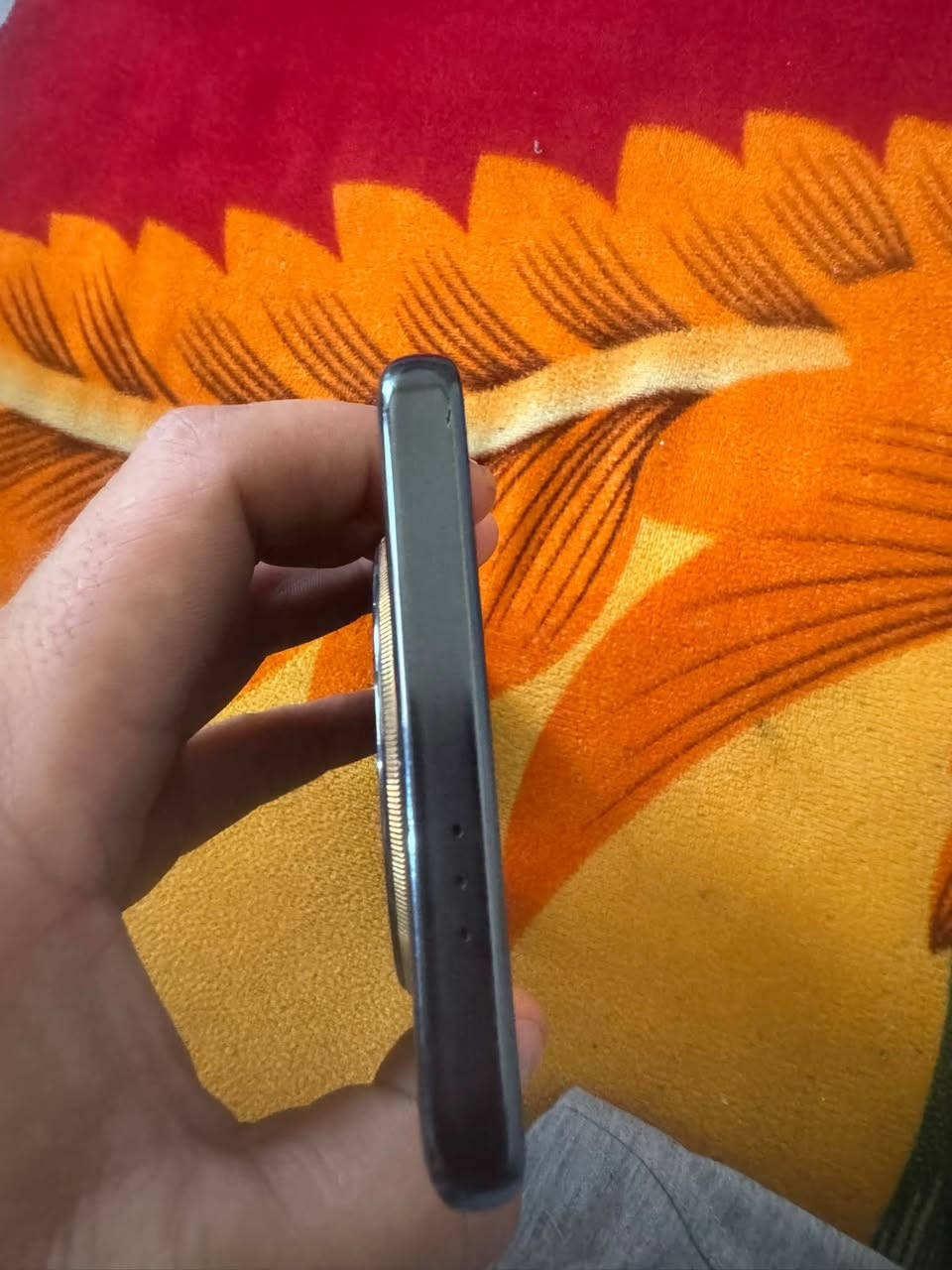 هونر x9c 5G
256GB
شريحتين
جهاز بلادي ممفتوح ولا مبدل بي شي
كفالة شحن اتصال واي فاي تصفح 
جهاز عملاق ومرغوب جدا 
بي فقط فطر بسيط بالشاشة وما مأثر ع اللمس ولا مبين قليل
وبي طخة بالزاوية موضحة بالصورة
الشاصي نظافتة 70%
والجهاز بصورة عامة نظافتة 80%
سعر الجهاز ١٨٥ وبي مجال بسيط
عنوانة ديالى الخالص 
***********
توصيل ماعندي
