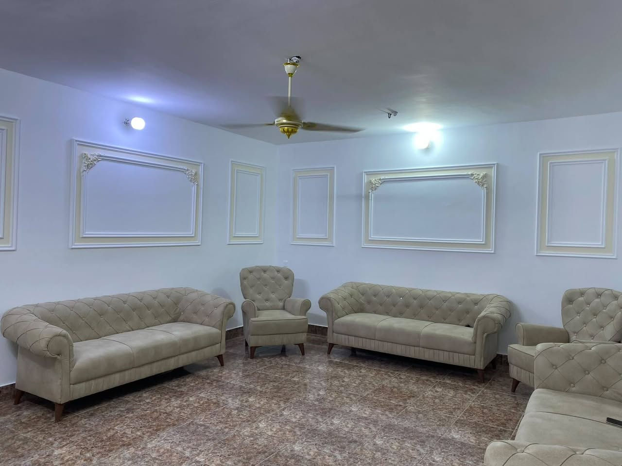 صبغ وديكورات • شباب ثنين • واتساب