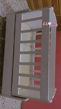 سرير أطفال • نضيف • الحمزه الشرقي