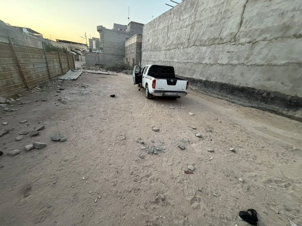 قطعة ارض مساحه ١٨٥ متر واجه بدايه ١٠ ومن الخلف ٩ وطول ١٩،٥محدوله وكامله تجي تبني كبل عنوان سوق البهادريه ثاني فرع منطقه جديده ومرتبه مسافة ١٥٠ متر من شارع الرئيسي البهادريه وعن السايدين السياحي تقريبا ٣٠٠منطقه تعتبر سنتر كلشي قريب يمك سوك مدارس مخدومه من كلشي  سعر ٧٥ وبيها مجال للاستفسار***********
