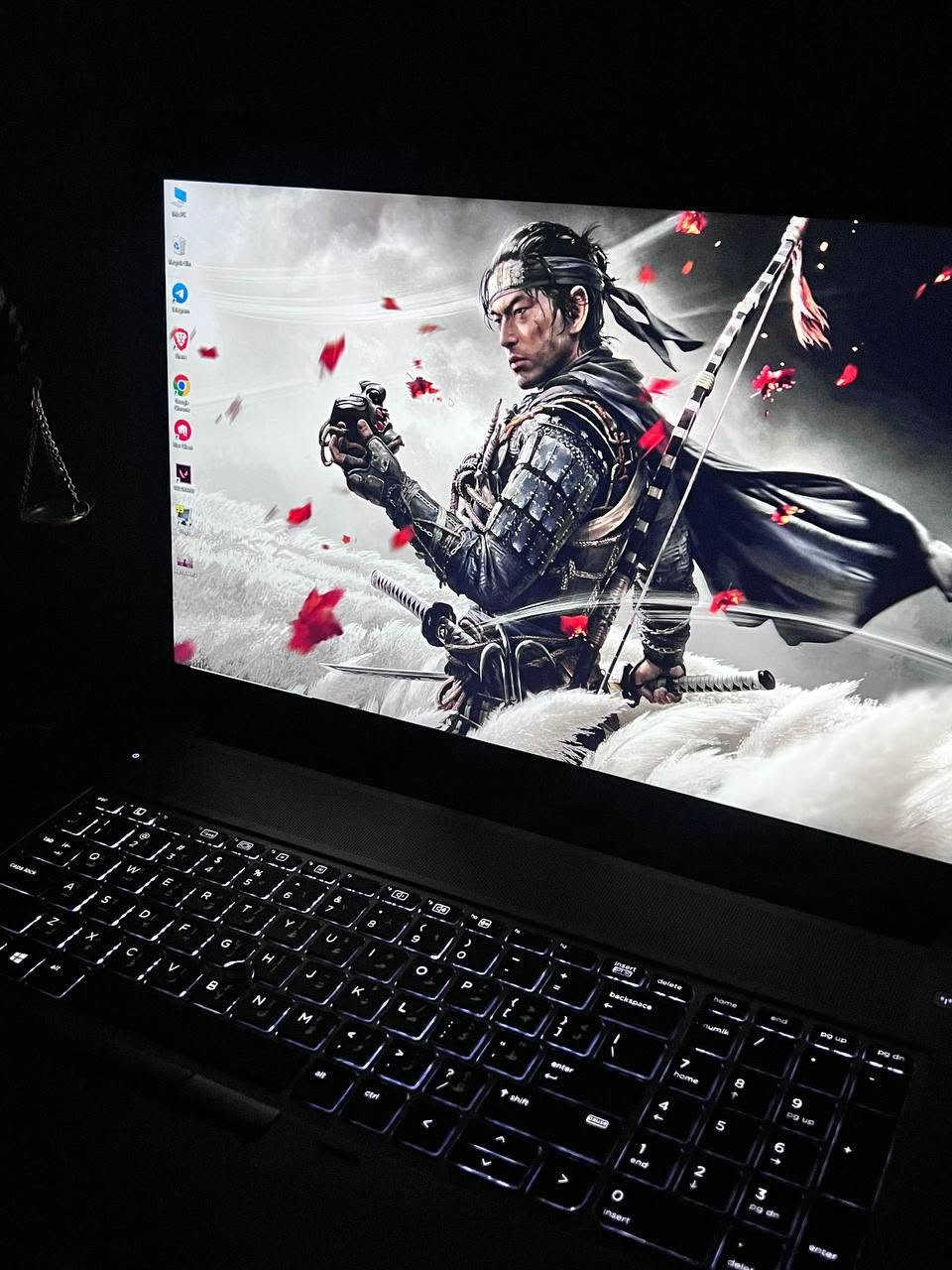 تريد لابتوب يشغلك هاي الالعاب الي جوه بنفس عدد الفريمات؟ كلهن ع FHD
••Forza horizon 5 
••Elden Ring 

••Red dead redemption 2 
••Fifa الأجزاء الحديثة كلهن
••Battlefield 5 
••CS2

‏League of Legends••
••Gta v 

••Resident Evil 
••Doom 2016 

هذا هو اللابتوب : 

•HP ZBOOK 17 G3

بشاشة حجم 17.3 انش كلش مناسبة للالعاب واكيد دقة FHD حتى تحصل ع تجربة لعب مثالية

- المعالج:  Xeon E3-1575M V5 
- الكرت الخارجي: NVIDIA QUADRO M4000M 4GB
- الكرت الداخلي احترافي : intel iris P580 
- الرام : 8GB DDR4 قابل للتطوير لحد 128
- التخزين : 256GB SSD M.2 

⚔️المهم سعر هذا اللابتوب 425 الف⚔️

طبعاً ضمان 10 ايام من اي خلل استبدال 
وملحقات كيمنك كاملة : 
• ماوس كيمنك 
• ماوس باد كيمنك
• وتندزلك بحقيبة طبعاً 
• وشاحنة 150W

راسلني واتساب واخذها
***********
